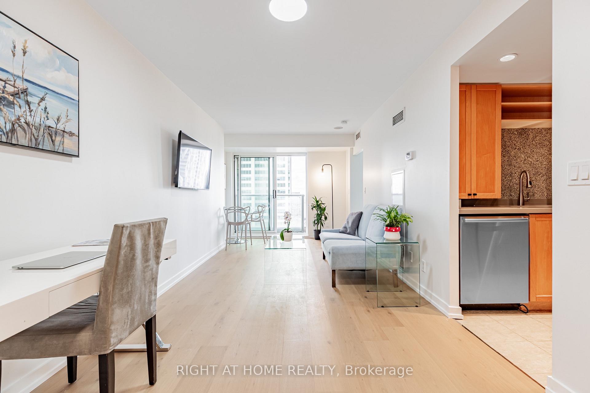 Photo 2 of Unit 3116, 8 Park Road, Toronto, The Annex — HOMEH