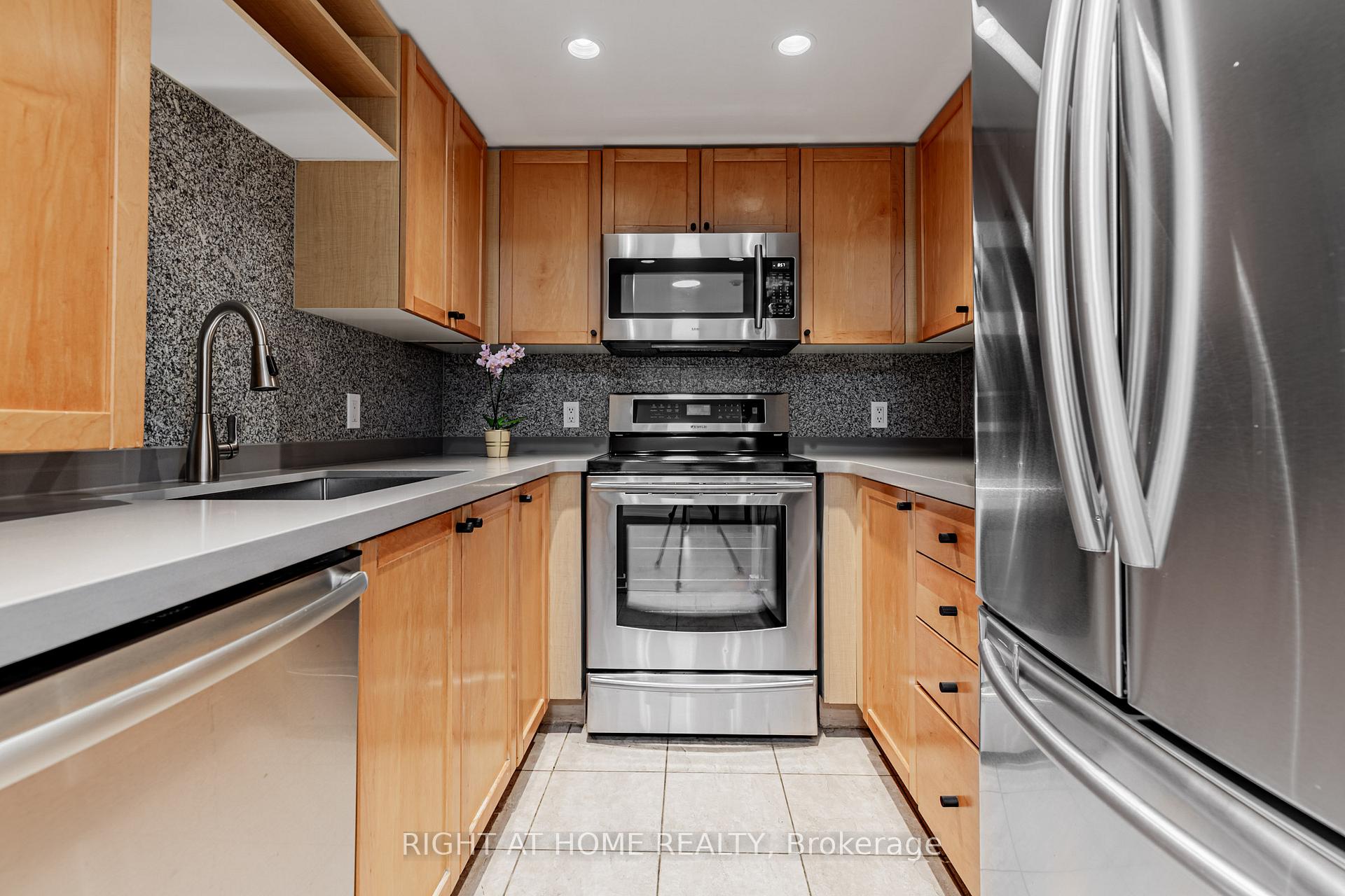 Photo 9 of Unit 3116, 8 Park Road, Toronto, The Annex — HOMEH