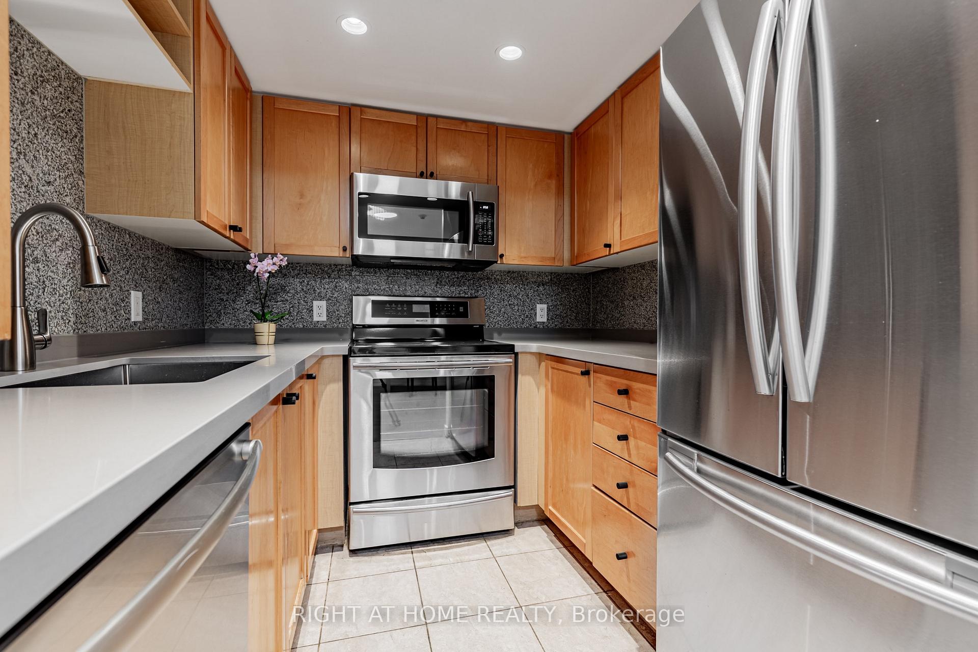 Photo 11 of Unit 3116, 8 Park Road, Toronto, The Annex — HOMEH