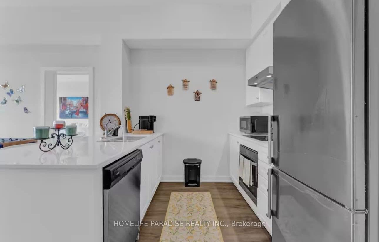 Photo 5 of Unit 605, 600 N Service Rd N, Hamilton, Lakeshore — HOMEH
