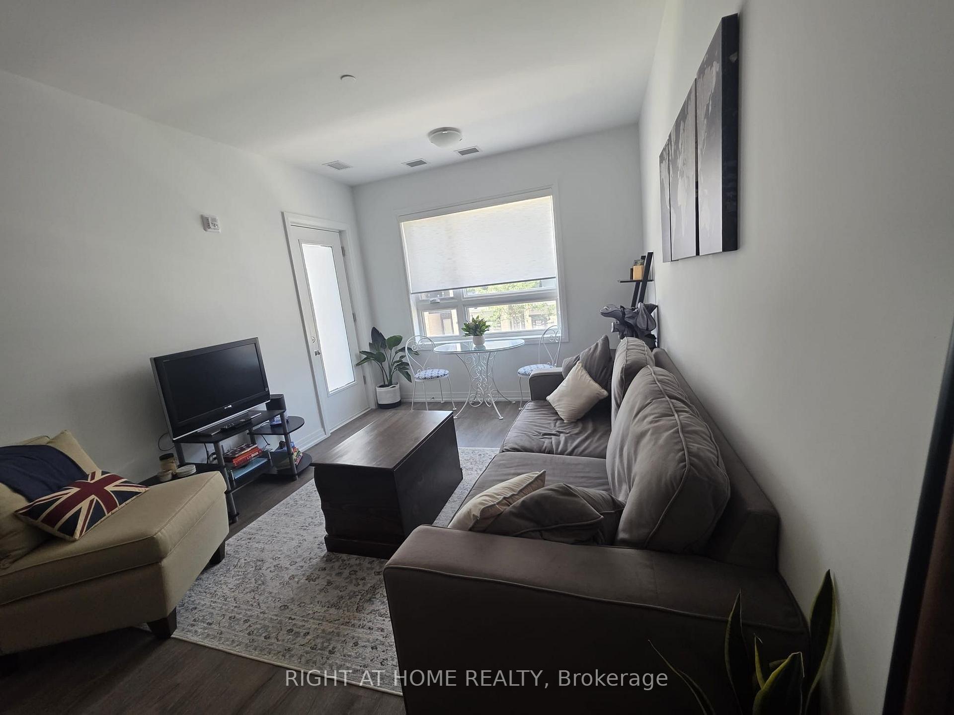 Photo 5 of Unit 204, 3285 Carding Mill Trail, Oakville, Glenorchy — HOMEH