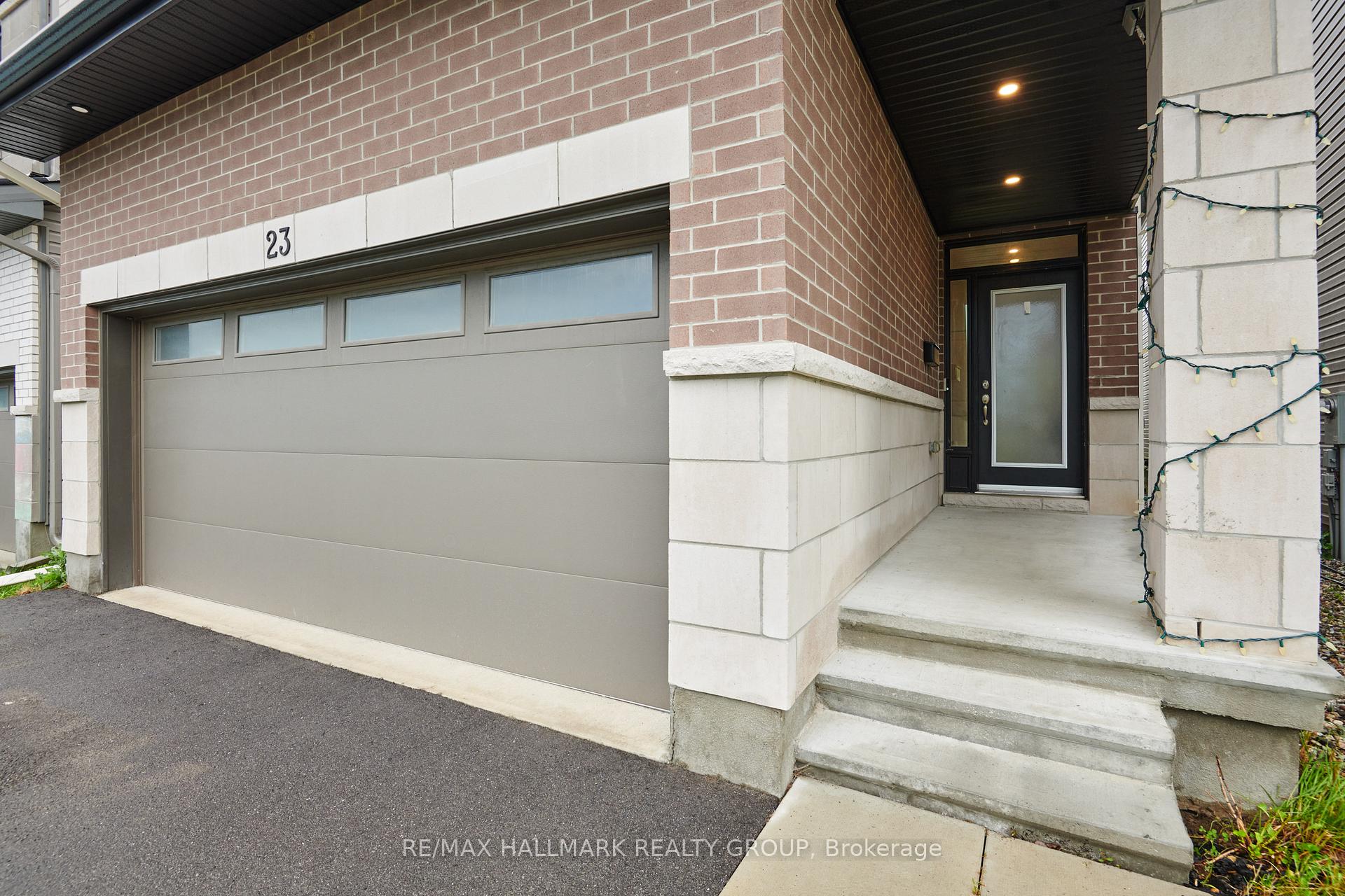 Photo 2 of 23 Peony Lane, Ottawa, Riverside South/Gloucester Glen — HOMEH