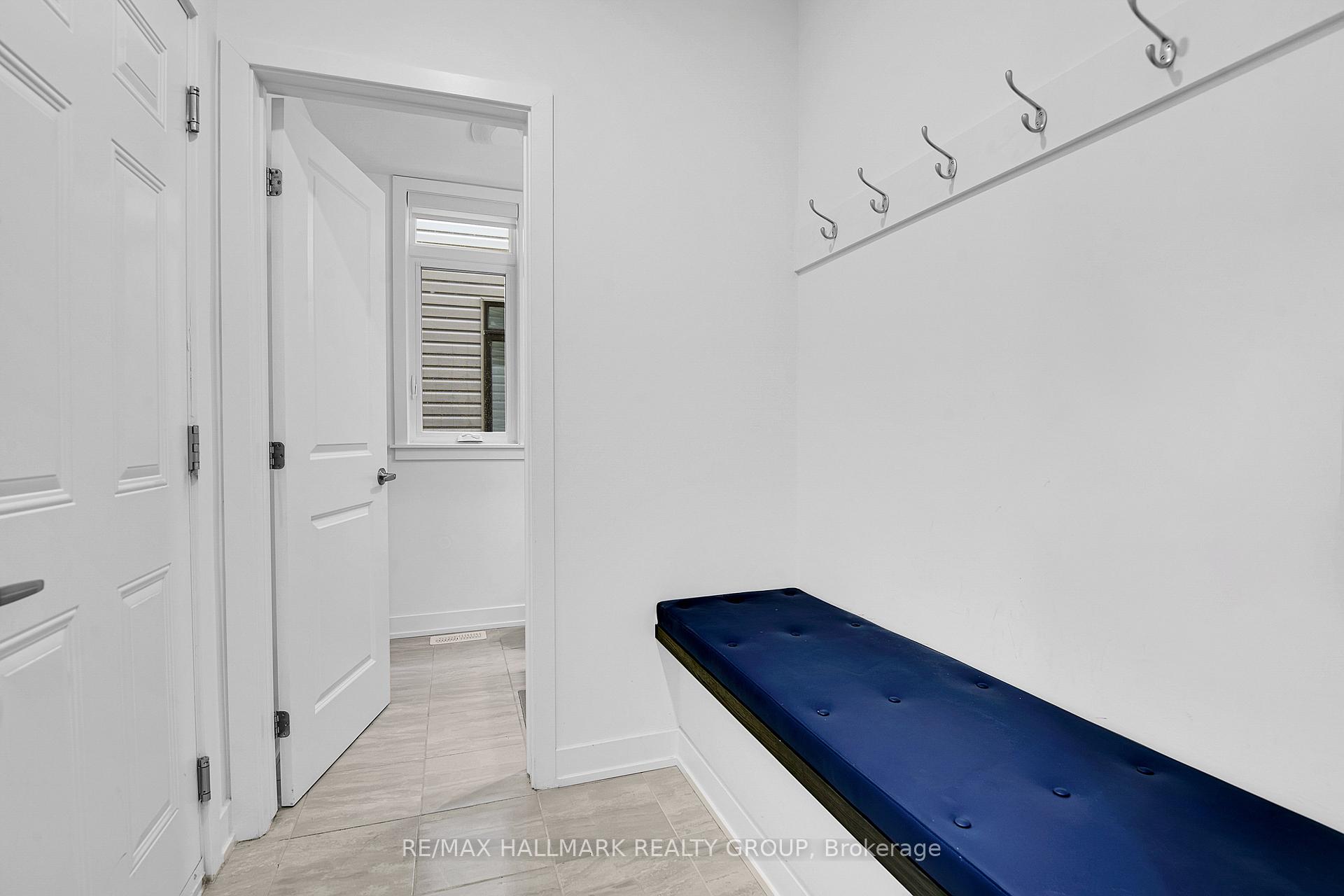 Photo 5 of 23 Peony Lane, Ottawa, Riverside South/Gloucester Glen — HOMEH