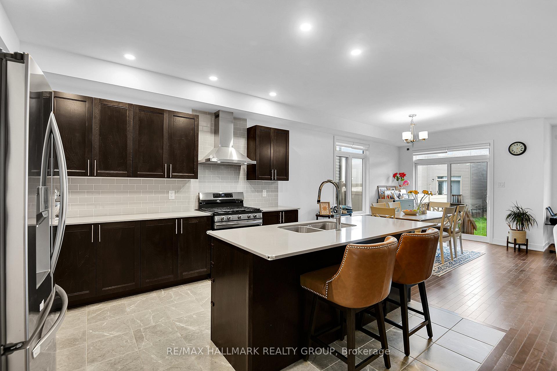 Photo 7 of 23 Peony Lane, Ottawa, Riverside South/Gloucester Glen — HOMEH