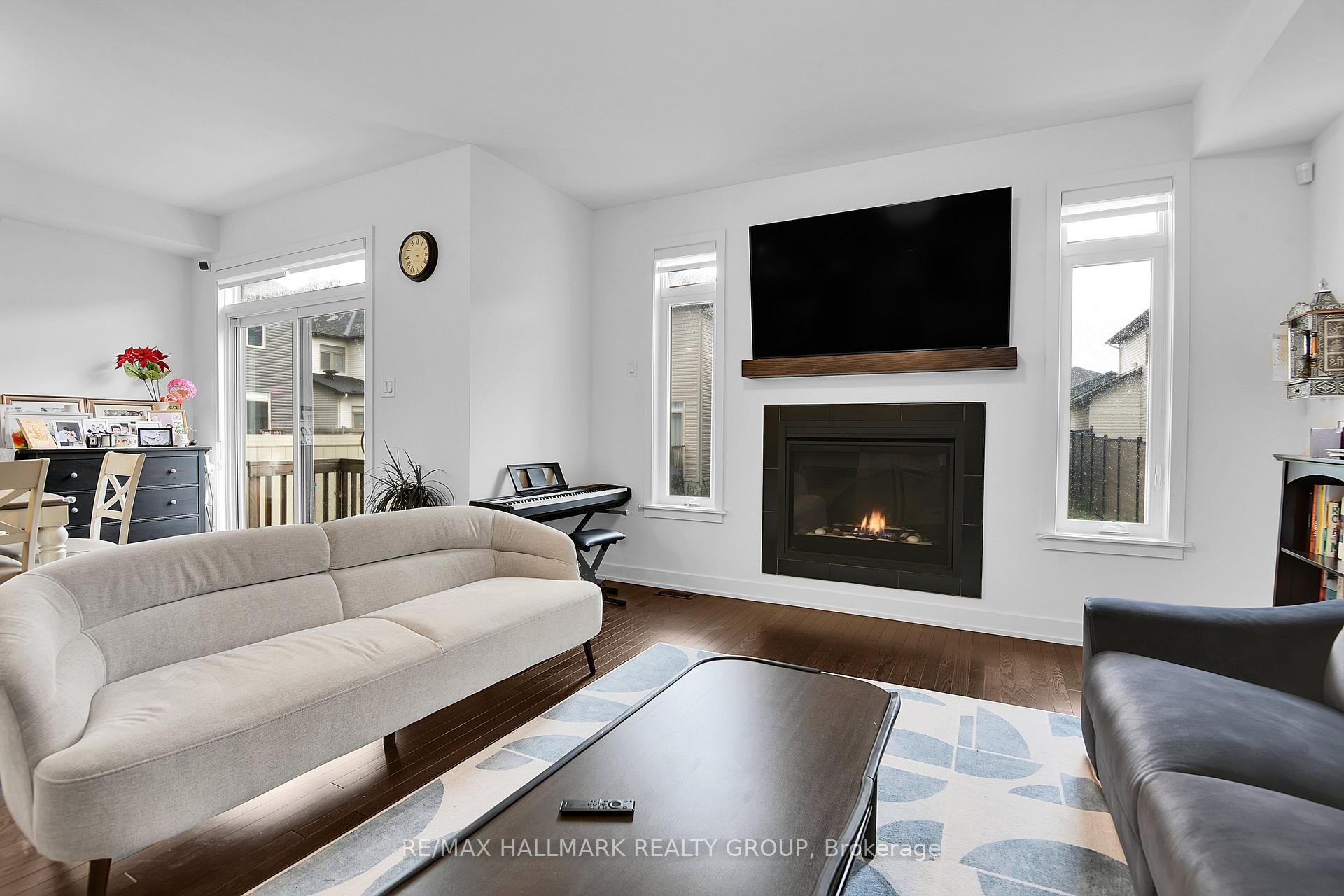 Photo 12 of 23 Peony Lane, Ottawa, Riverside South/Gloucester Glen — HOMEH