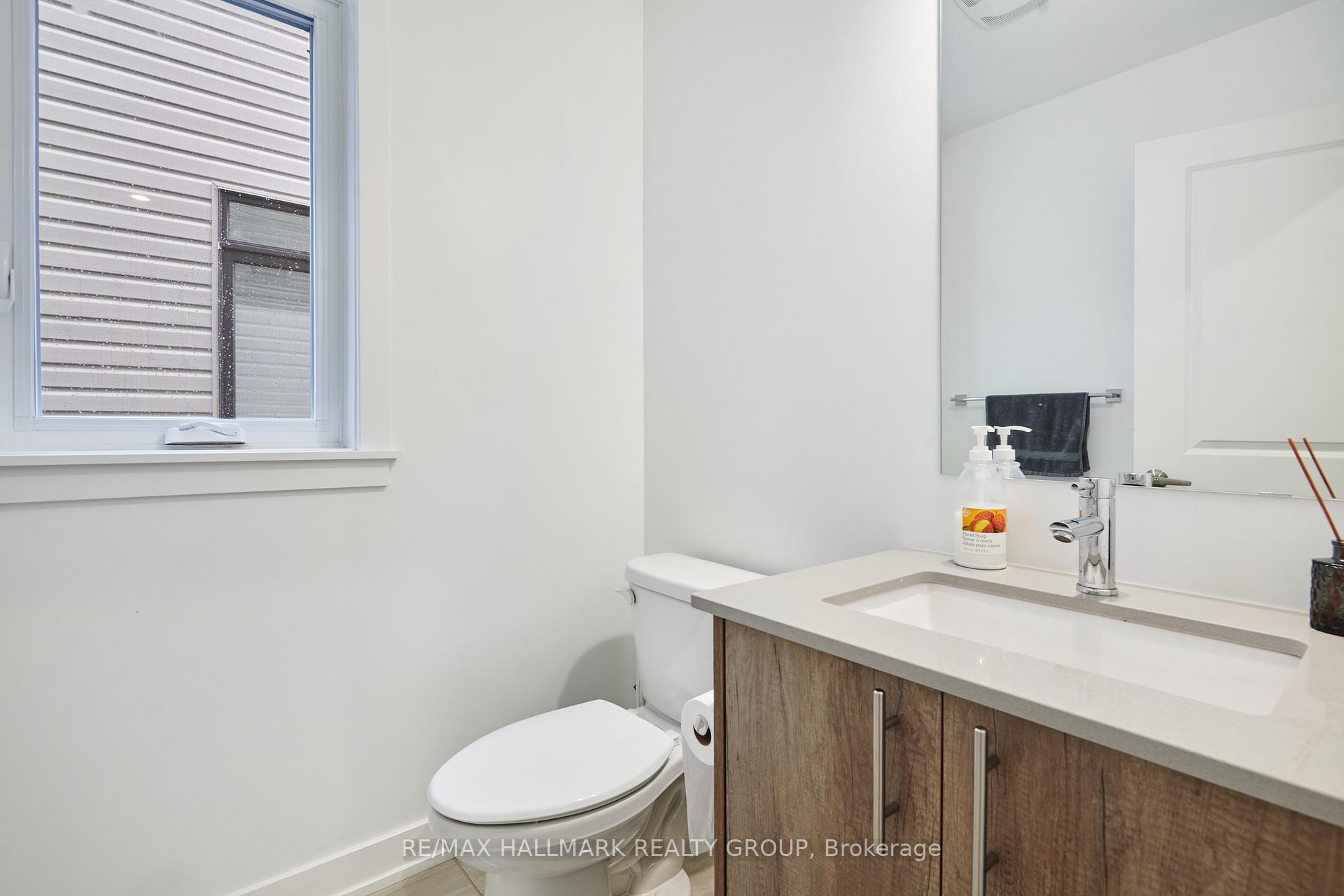 Photo 16 of 23 Peony Lane, Ottawa, Riverside South/Gloucester Glen — HOMEH
