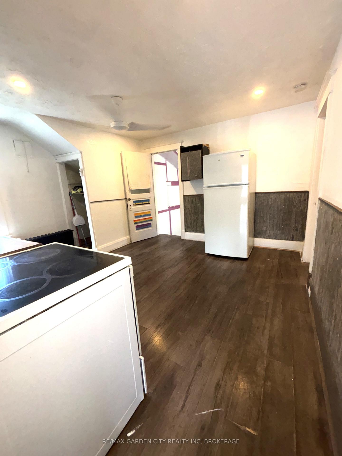 Photo 4 of Unit 3, 6165 Barker Street, Niagara Falls, Dorchester — HOMEH