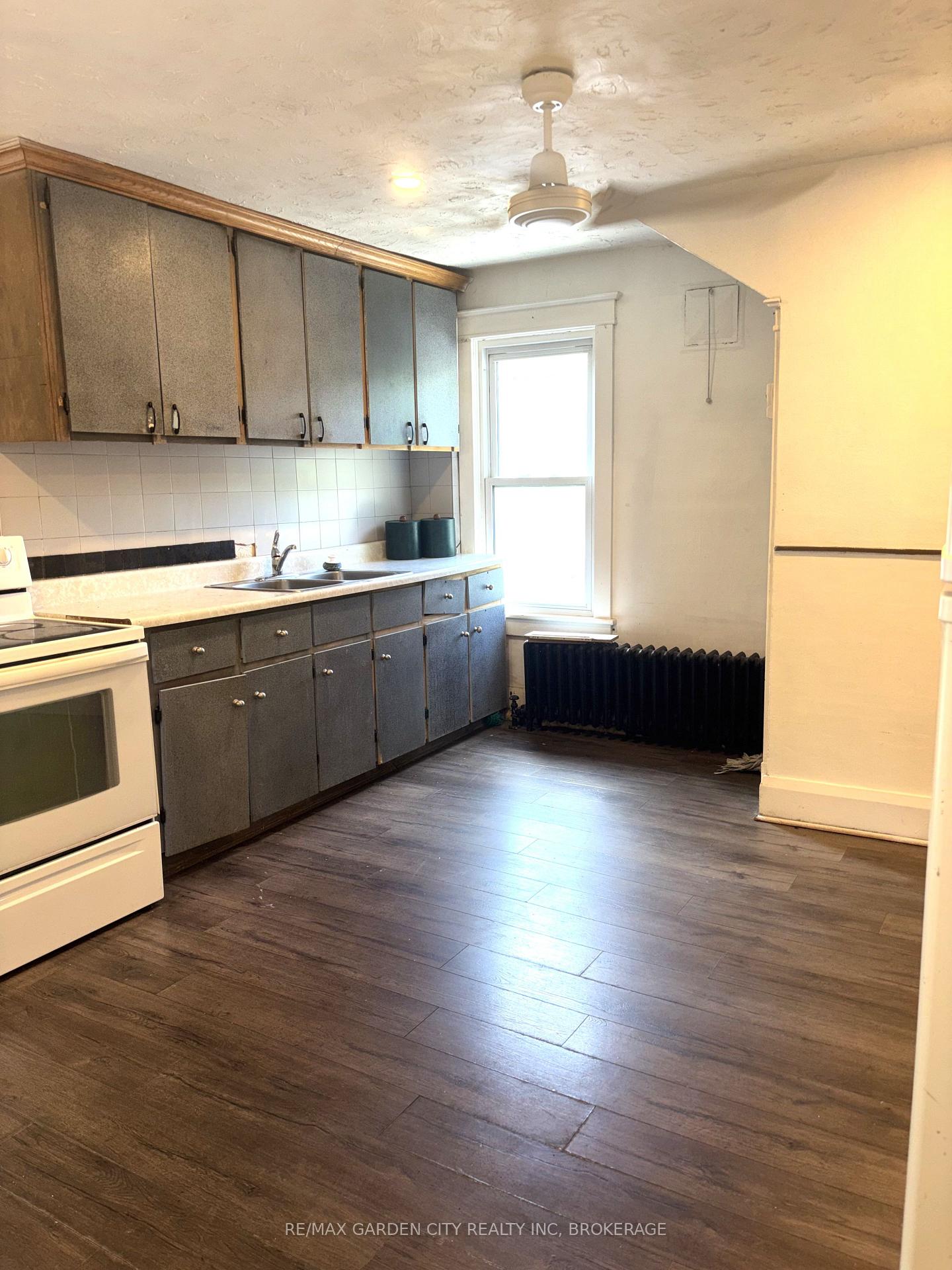 Photo 5 of Unit 3, 6165 Barker Street, Niagara Falls, Dorchester — HOMEH