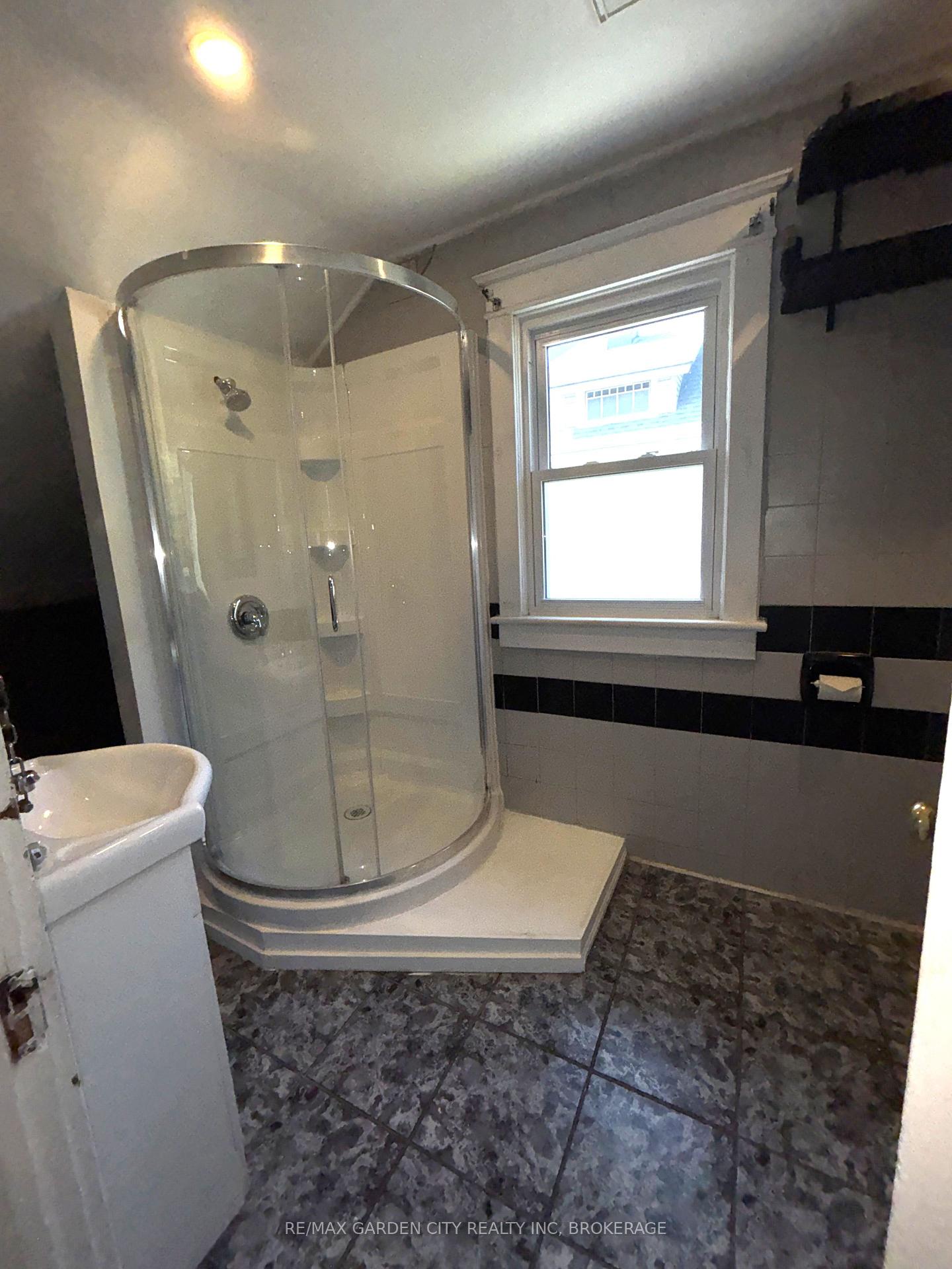 Photo 12 of Unit 3, 6165 Barker Street, Niagara Falls, Dorchester — HOMEH