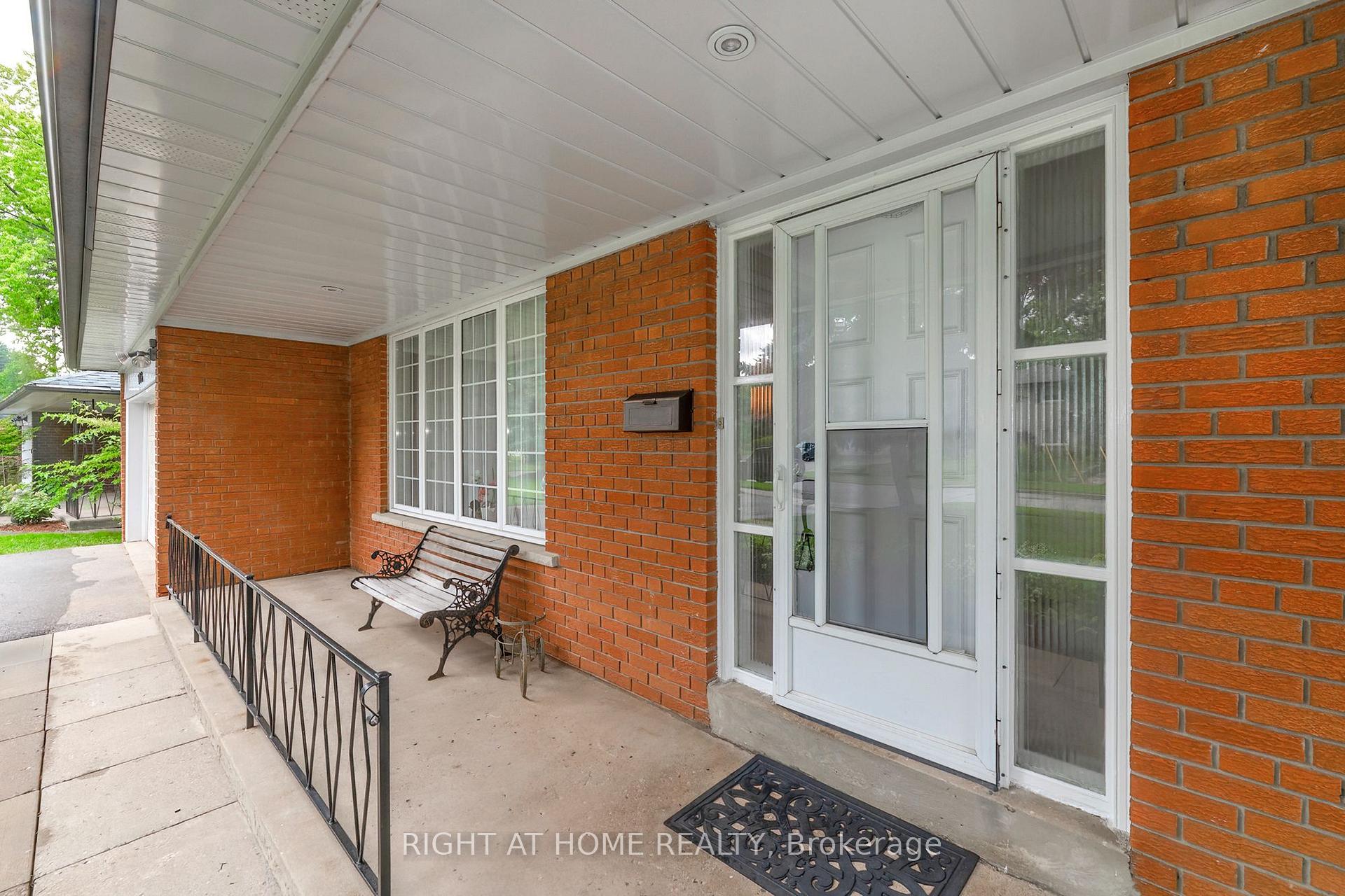 Photo 3 of 236 Shaughnessy Boulevard, North York, Don Valley Village — HOMEH