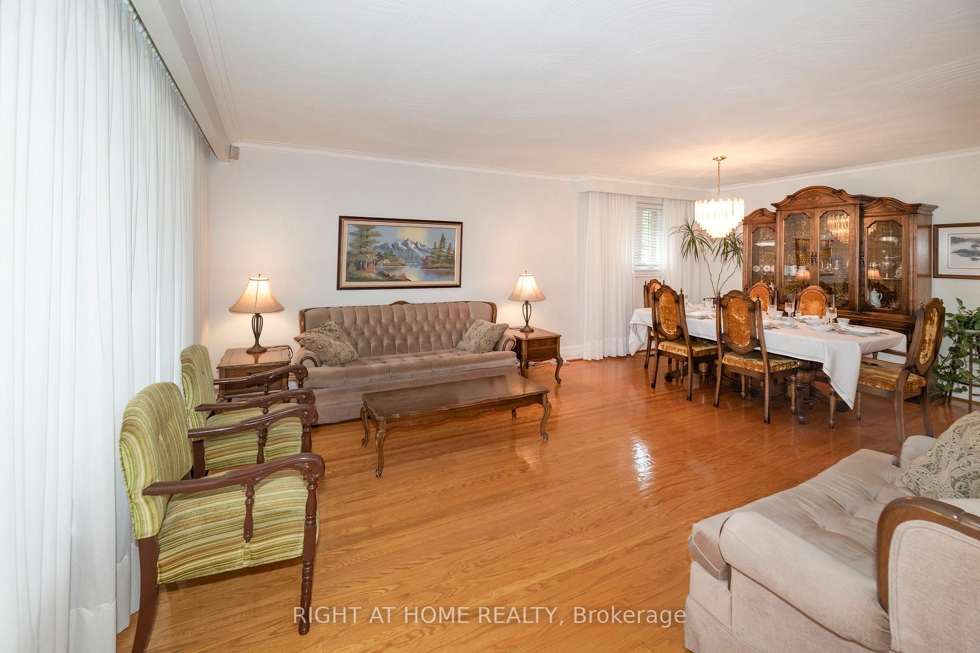 Photo 5 of 236 Shaughnessy Boulevard, North York, Don Valley Village — HOMEH