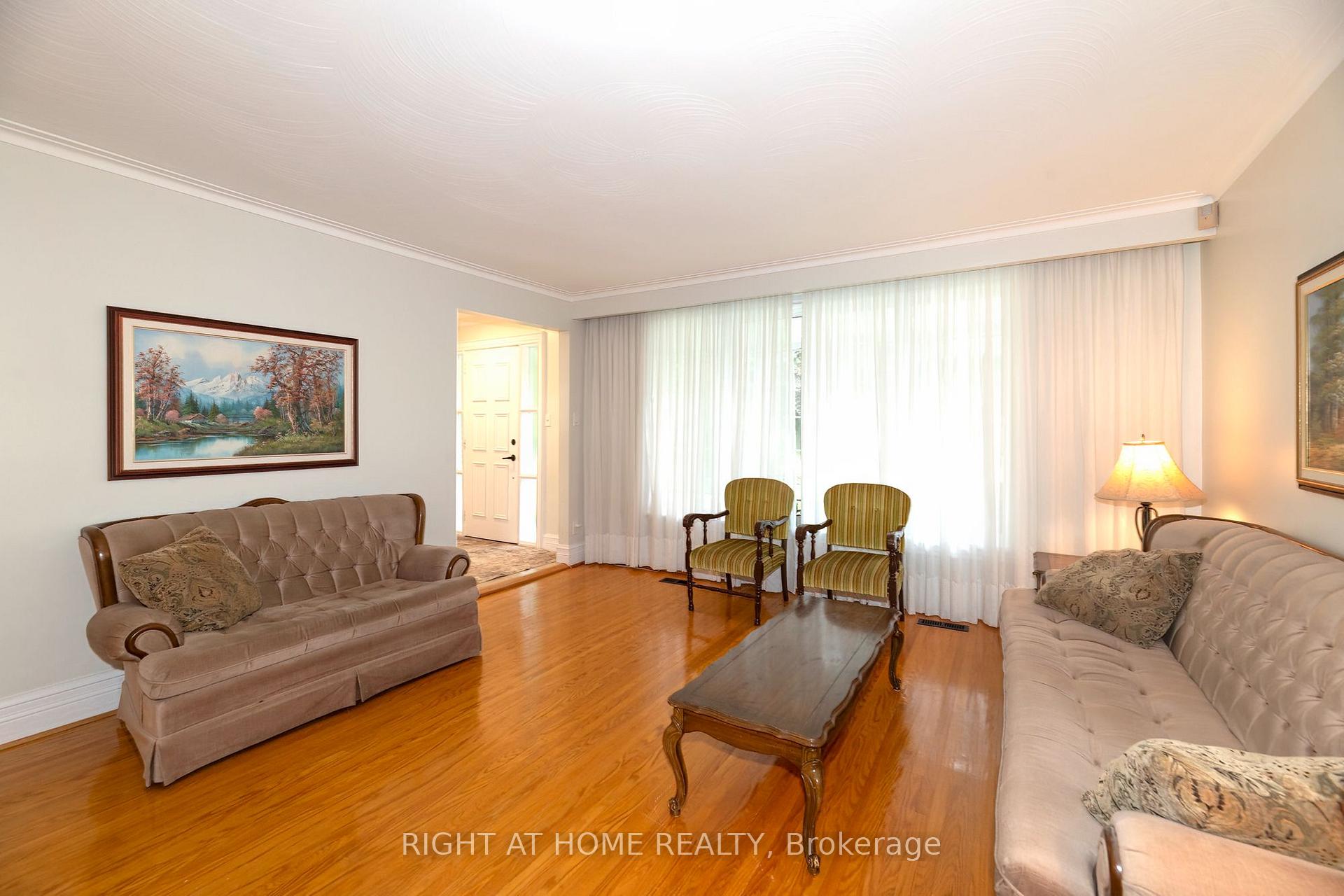 Photo 9 of 236 Shaughnessy Boulevard, North York, Don Valley Village — HOMEH