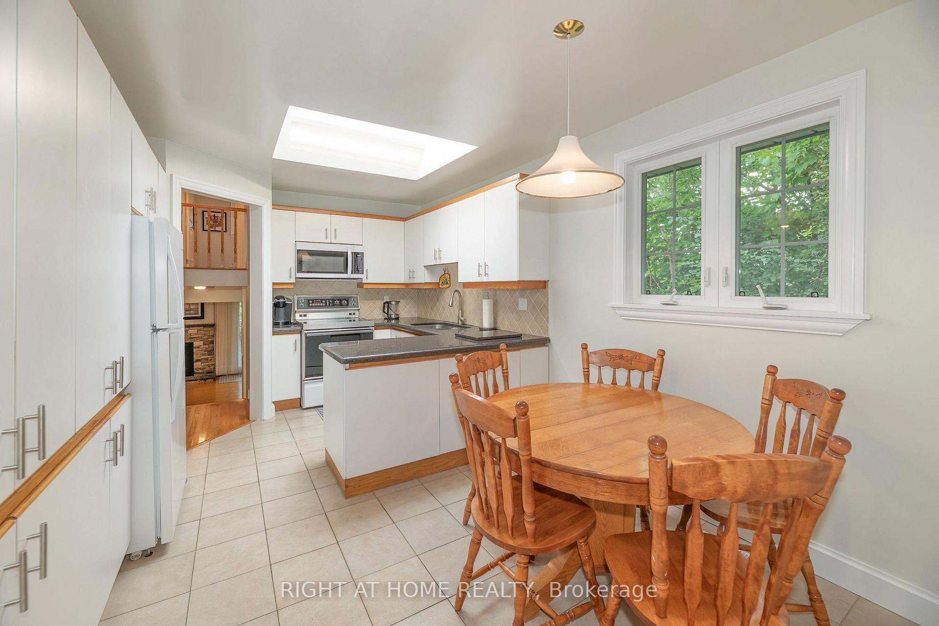 Photo 13 of 236 Shaughnessy Boulevard, North York, Don Valley Village — HOMEH