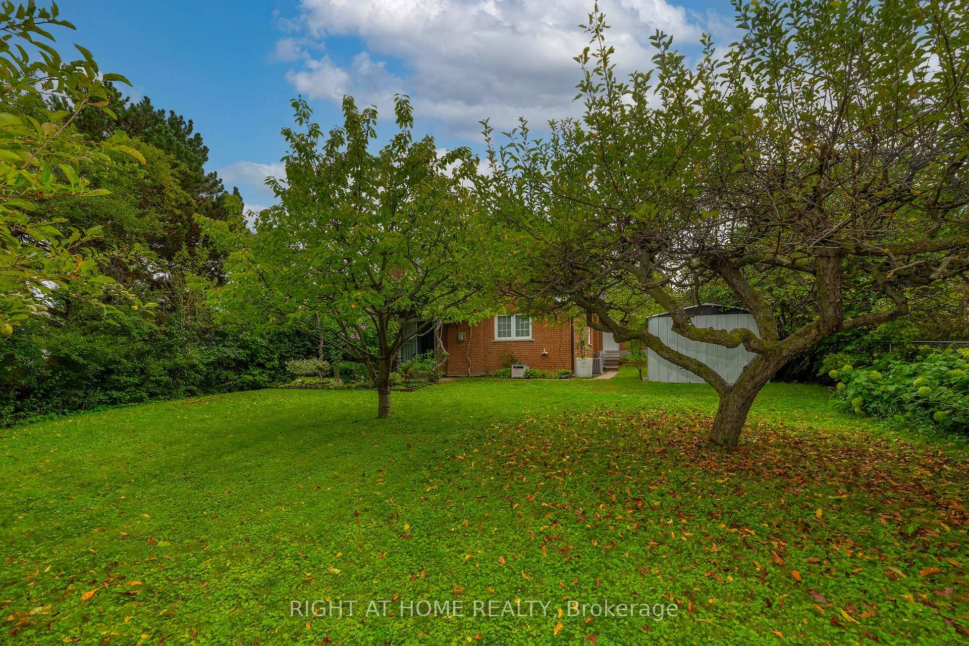 Photo 37 of 236 Shaughnessy Boulevard, North York, Don Valley Village — HOMEH