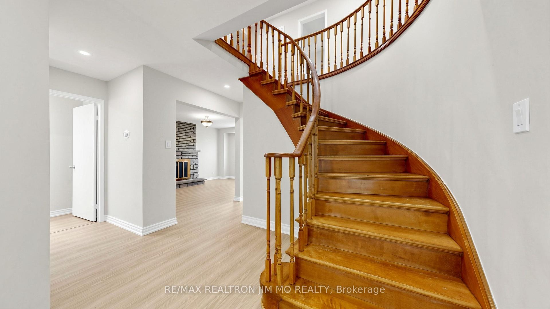 Photo 14 of 162 Biscayne Boulevard, Georgina, Keswick South — HOMEH
