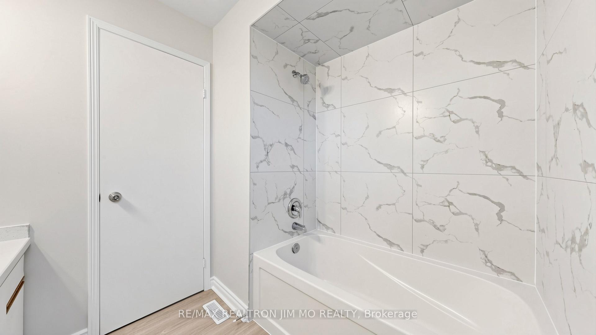 Photo 29 of 162 Biscayne Boulevard, Georgina, Keswick South — HOMEH