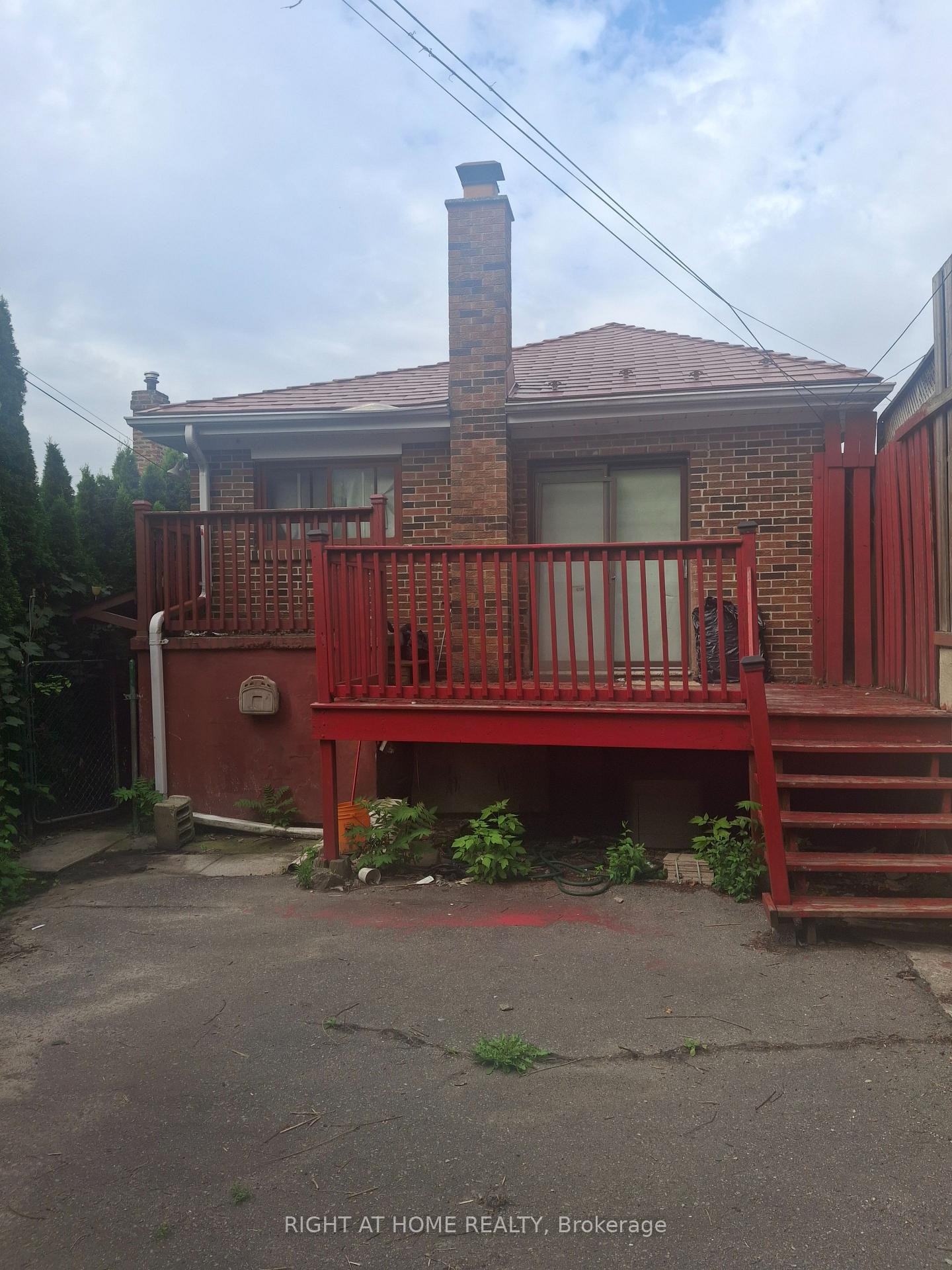 Photo 2 of 523 Caledonia Road, Toronto, Caledonia-Fairbank — HOMEH