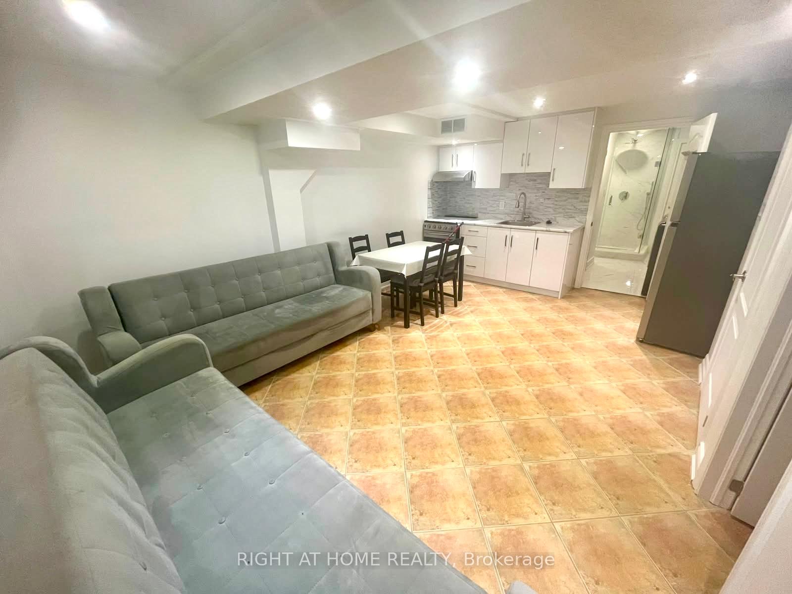 Photo 2 of Unit bsmnt, 287 Wildberry Crescent, Vaughan, Vellore Village — HOMEH