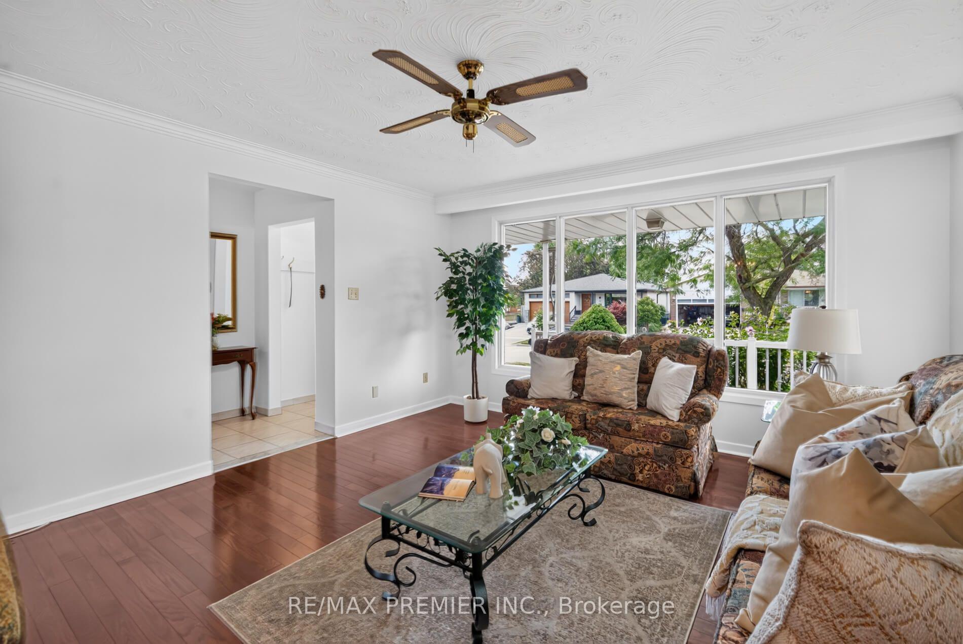 Photo 7 of 31 Corinthian Boulevard, Scarborough, L'Amoreaux — HOMEH