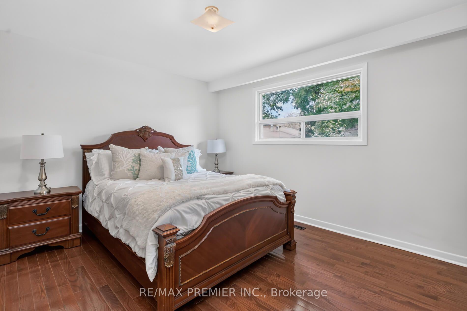 Photo 14 of 31 Corinthian Boulevard, Scarborough, L'Amoreaux — HOMEH