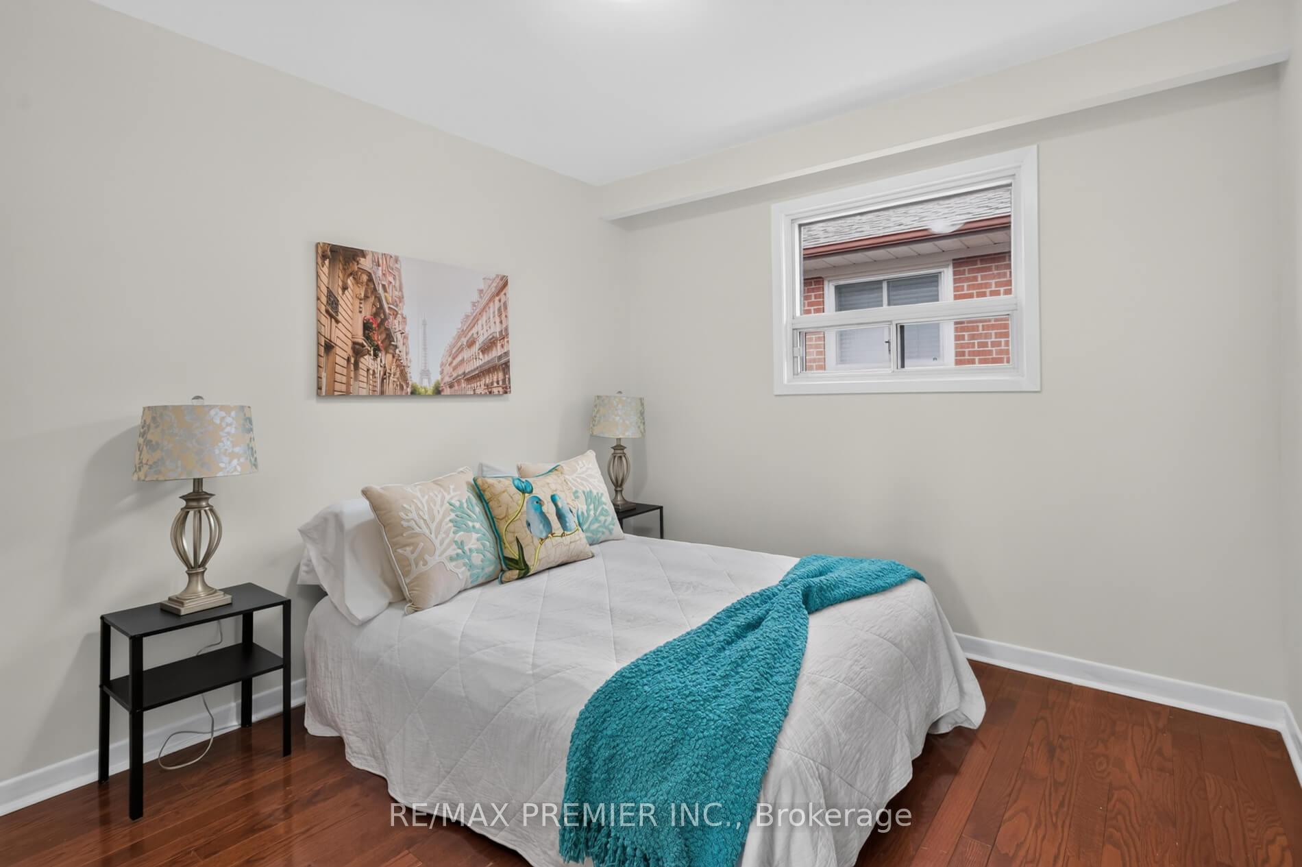 Photo 16 of 31 Corinthian Boulevard, Scarborough, L'Amoreaux — HOMEH