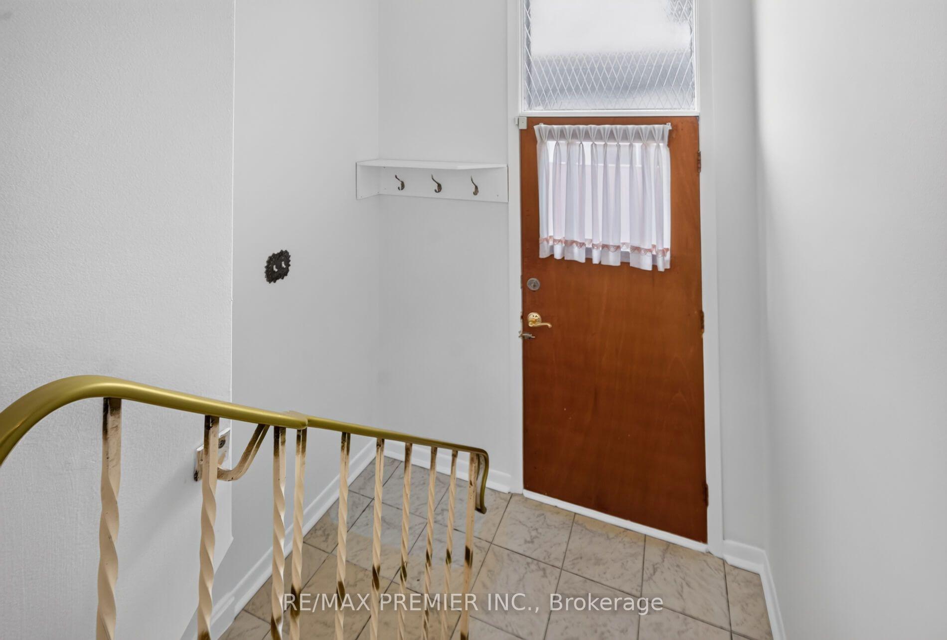 Photo 18 of 31 Corinthian Boulevard, Scarborough, L'Amoreaux — HOMEH