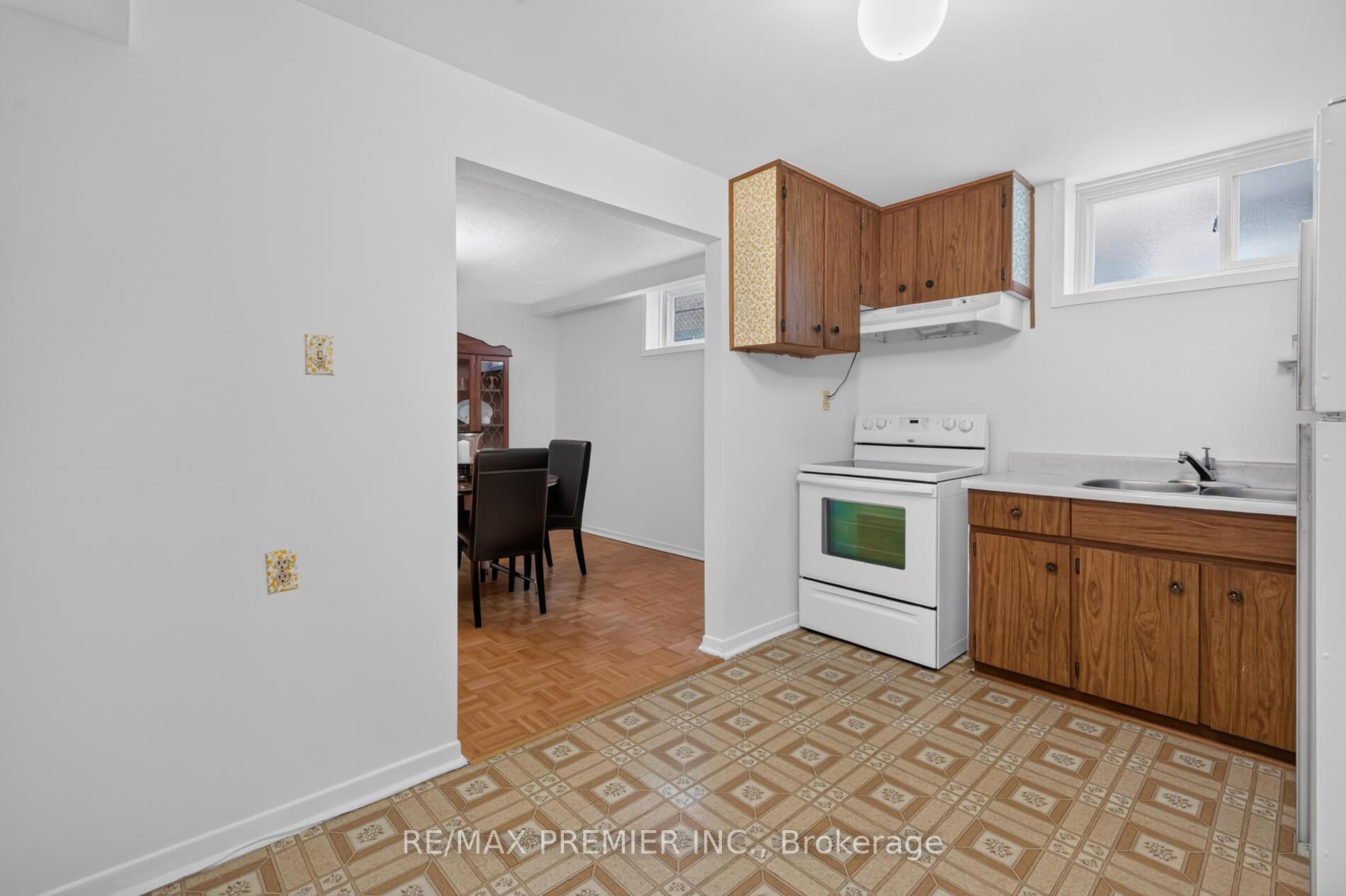 Photo 21 of 31 Corinthian Boulevard, Scarborough, L'Amoreaux — HOMEH