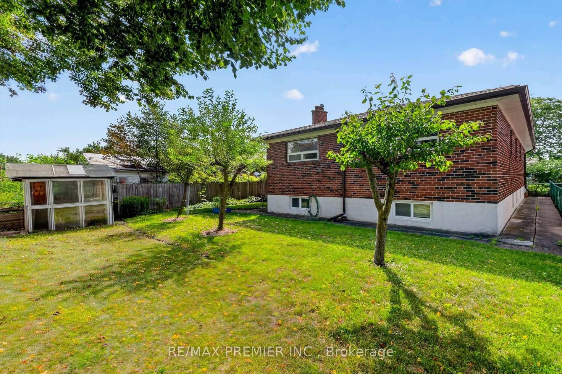 Photo 28 of 31 Corinthian Boulevard, Scarborough, L'Amoreaux — HOMEH