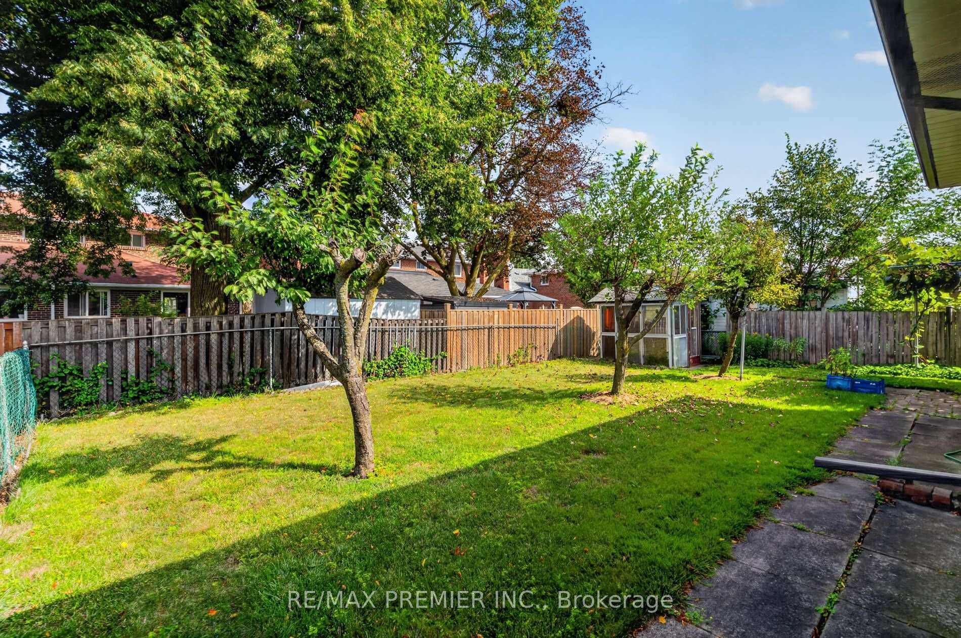 Photo 29 of 31 Corinthian Boulevard, Scarborough, L'Amoreaux — HOMEH
