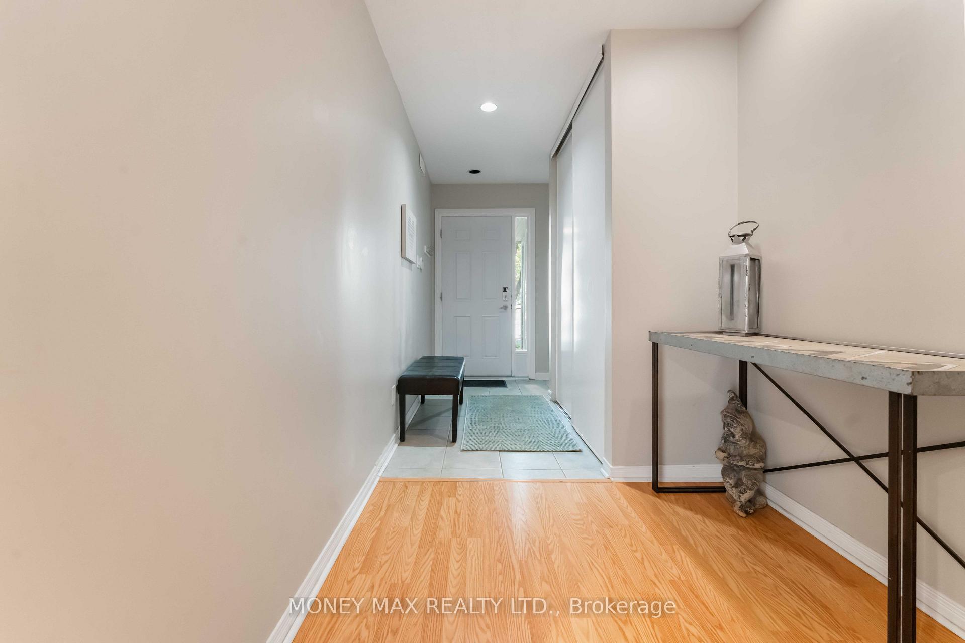 Photo 3 of Unit 4, 7 Forsyth Lane, Ottawa, Crystal Beach — HOMEH