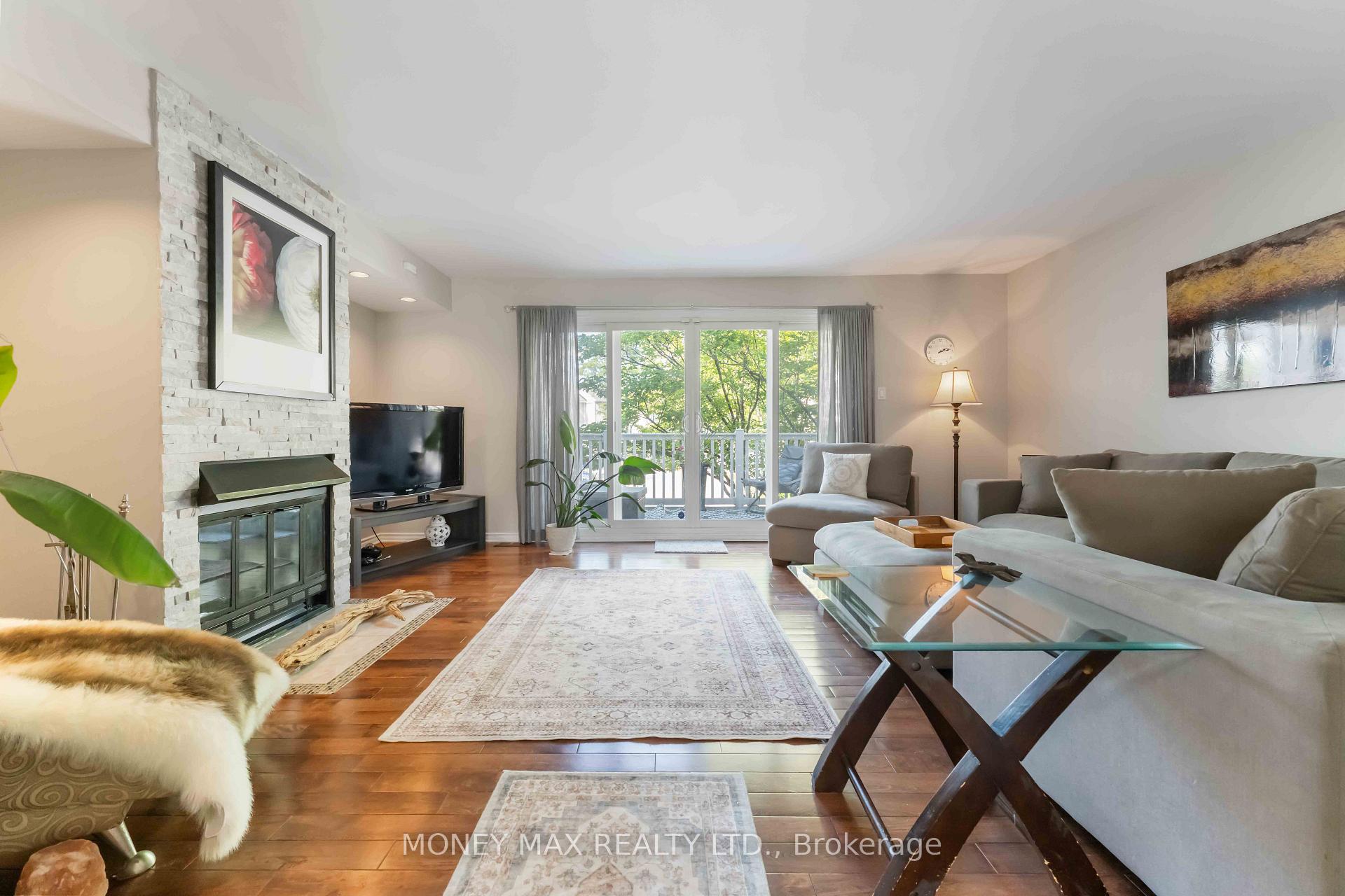 Photo 4 of Unit 4, 7 Forsyth Lane, Ottawa, Crystal Beach — HOMEH