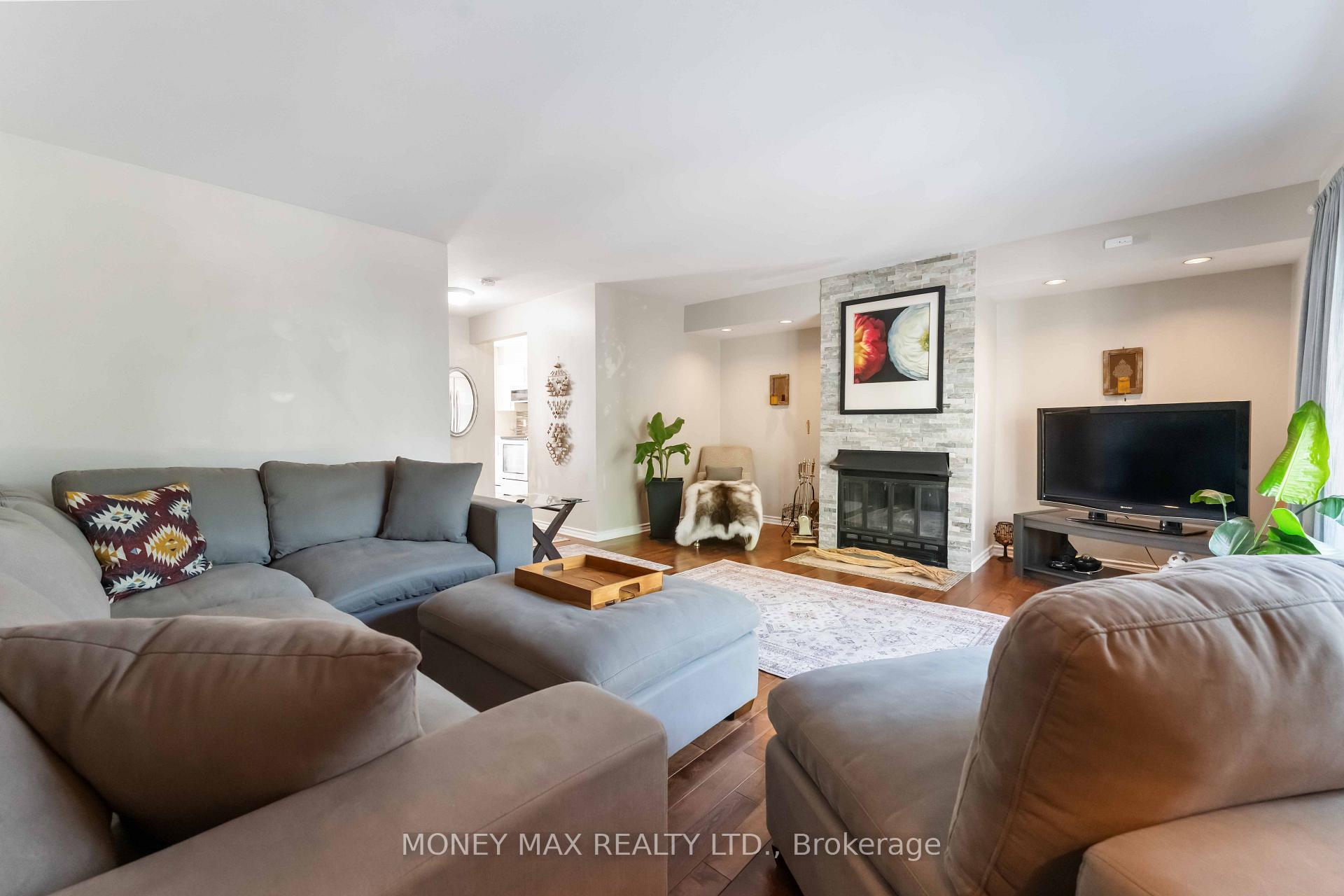 Photo 5 of Unit 4, 7 Forsyth Lane, Ottawa, Crystal Beach — HOMEH