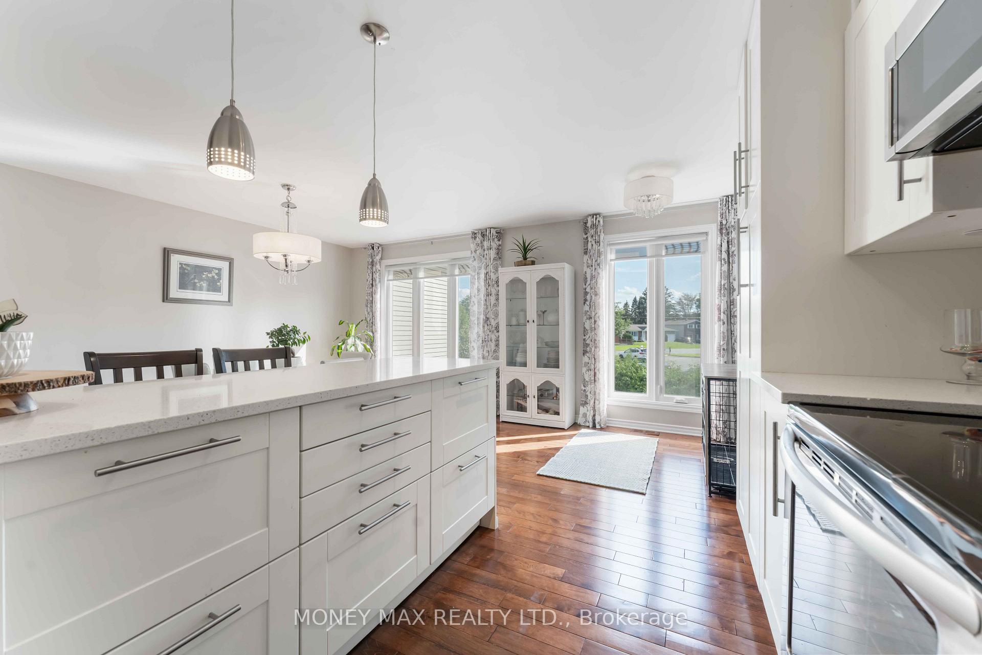 Photo 7 of Unit 4, 7 Forsyth Lane, Ottawa, Crystal Beach — HOMEH