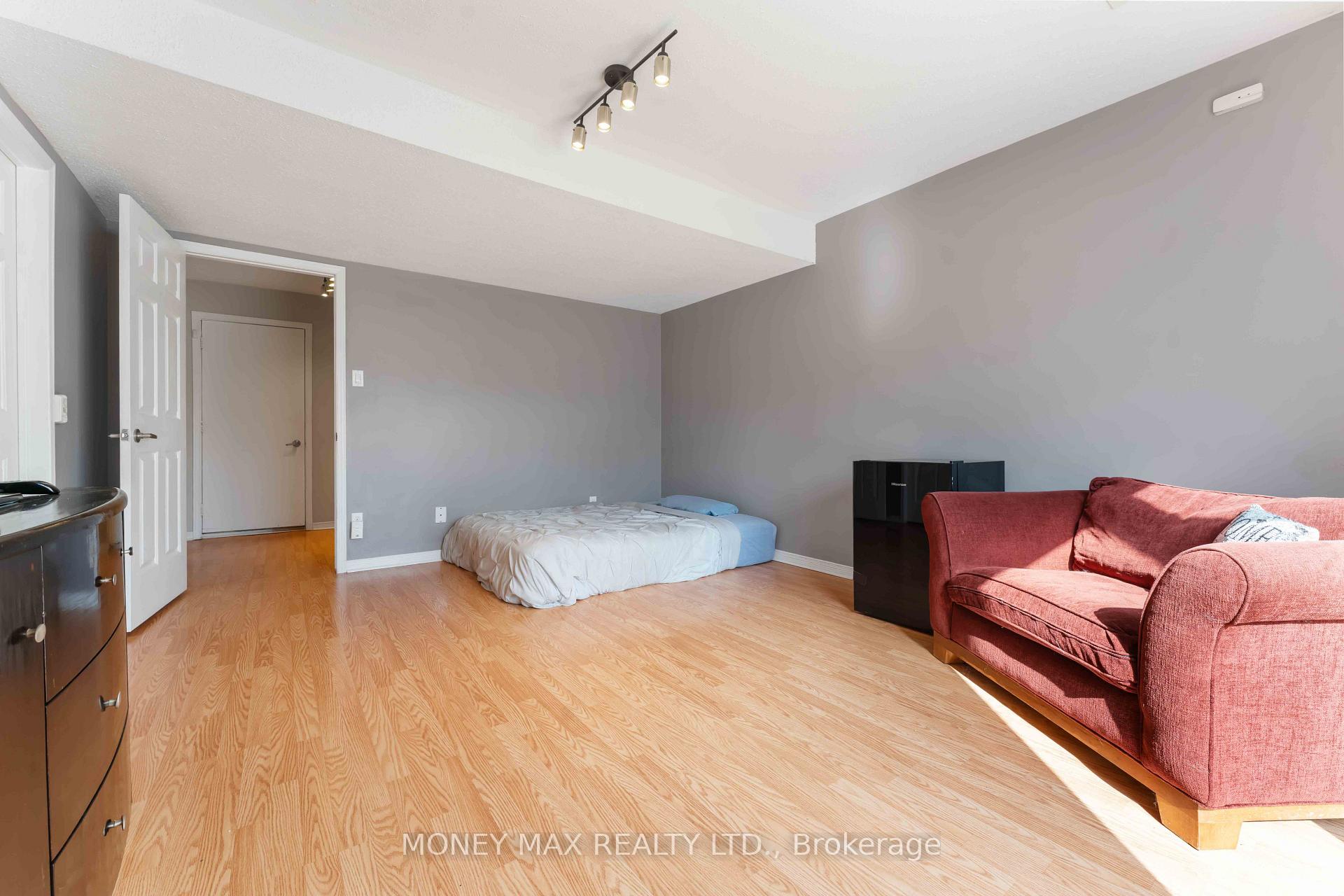Photo 15 of Unit 4, 7 Forsyth Lane, Ottawa, Crystal Beach — HOMEH