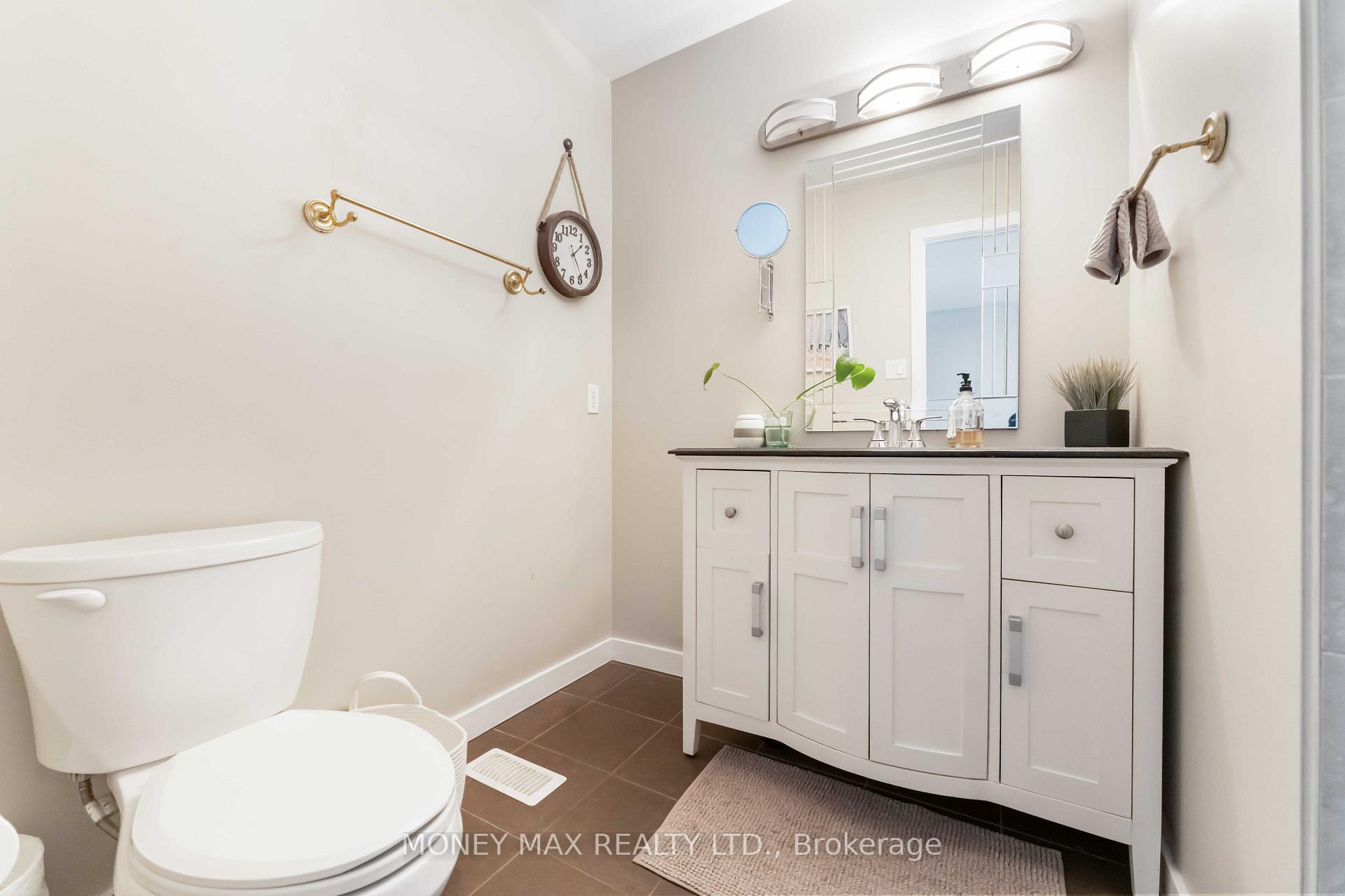 Photo 20 of Unit 4, 7 Forsyth Lane, Ottawa, Crystal Beach — HOMEH