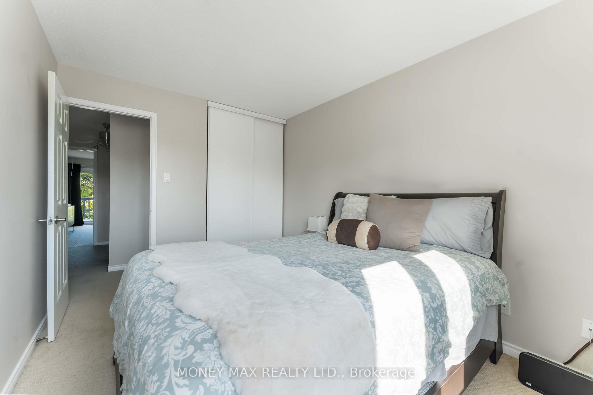 Photo 26 of Unit 4, 7 Forsyth Lane, Ottawa, Crystal Beach — HOMEH