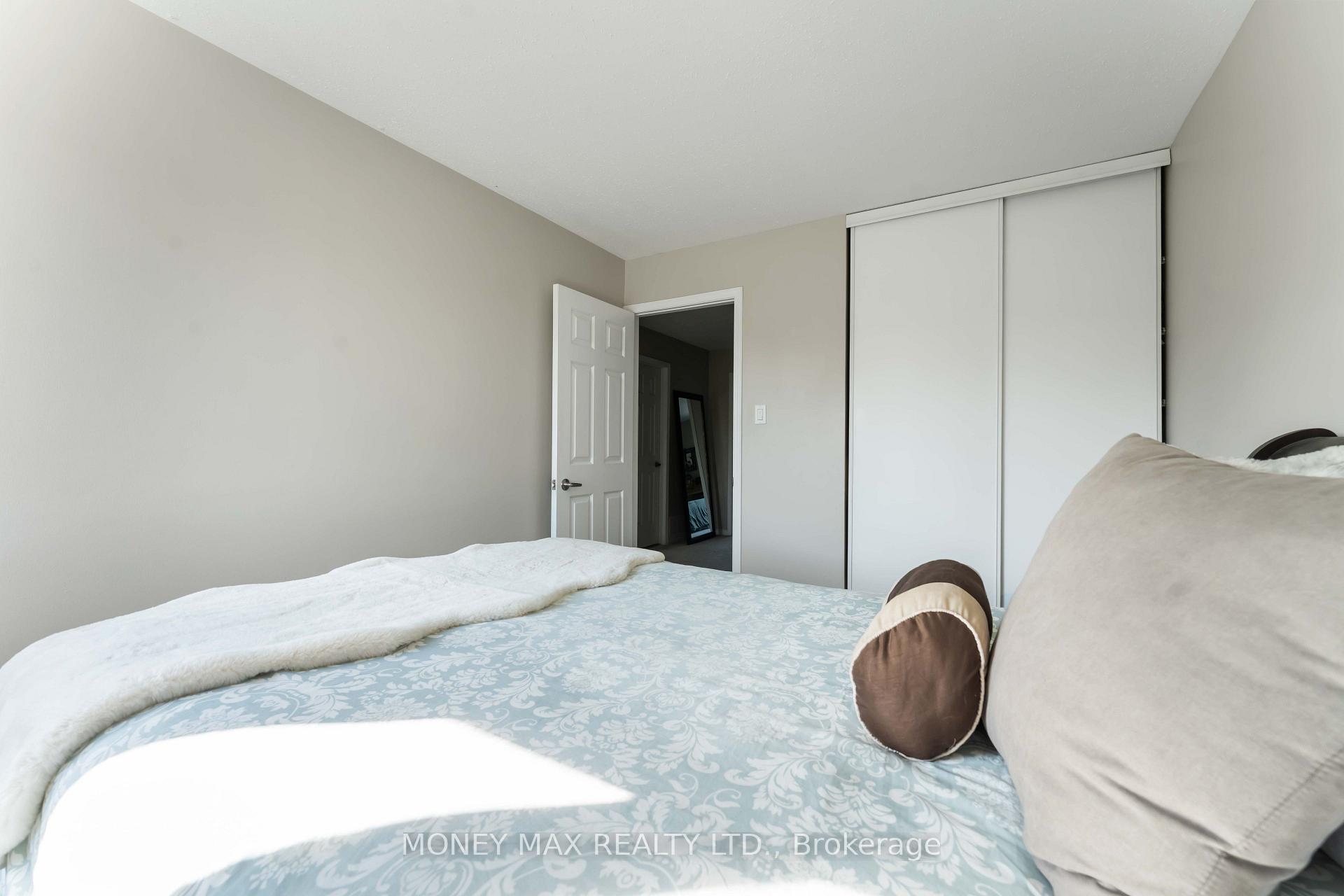Photo 27 of Unit 4, 7 Forsyth Lane, Ottawa, Crystal Beach — HOMEH