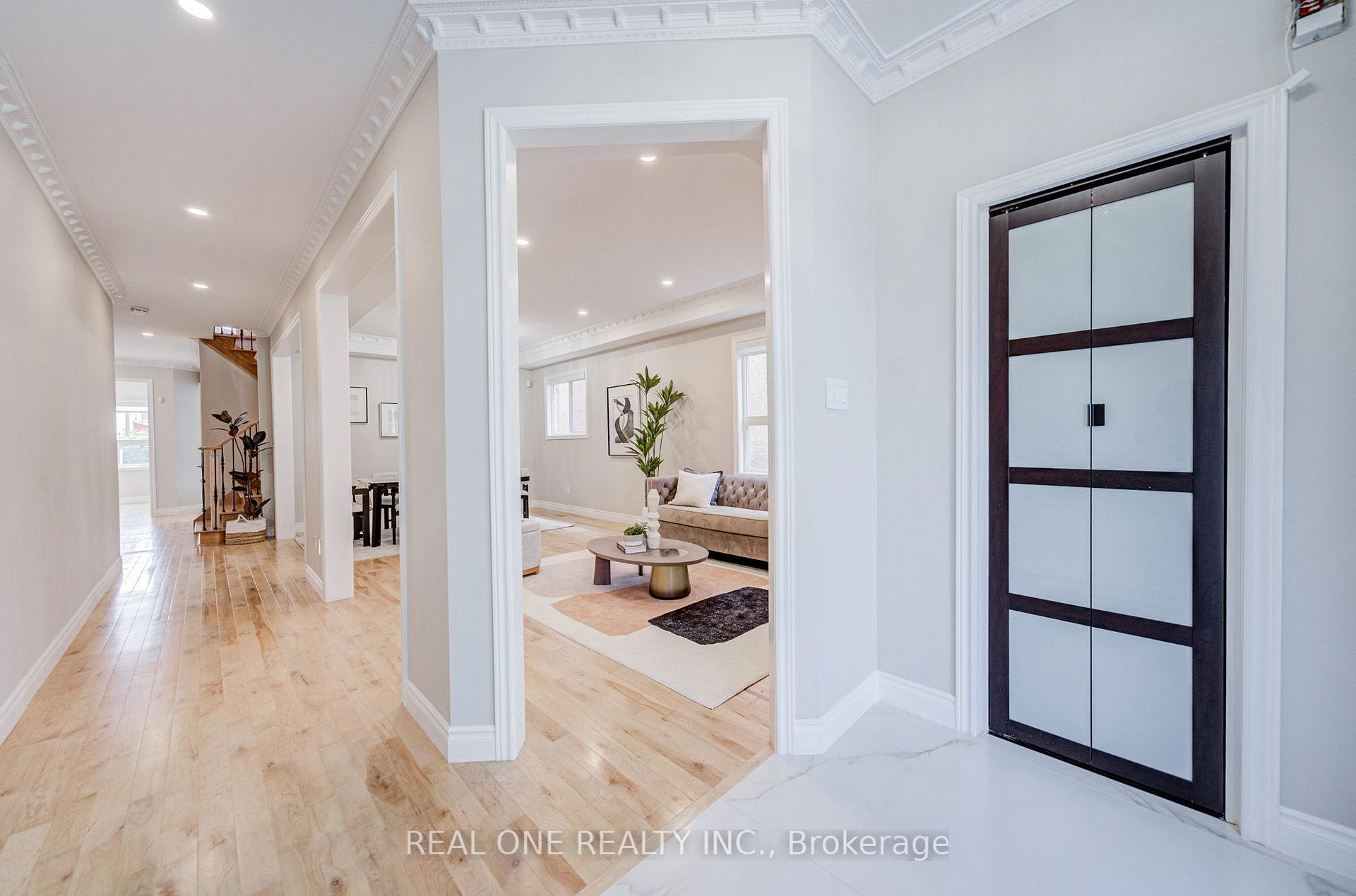 Photo 10 of 237 Ridgecrest Road, Markham, Berczy — HOMEH