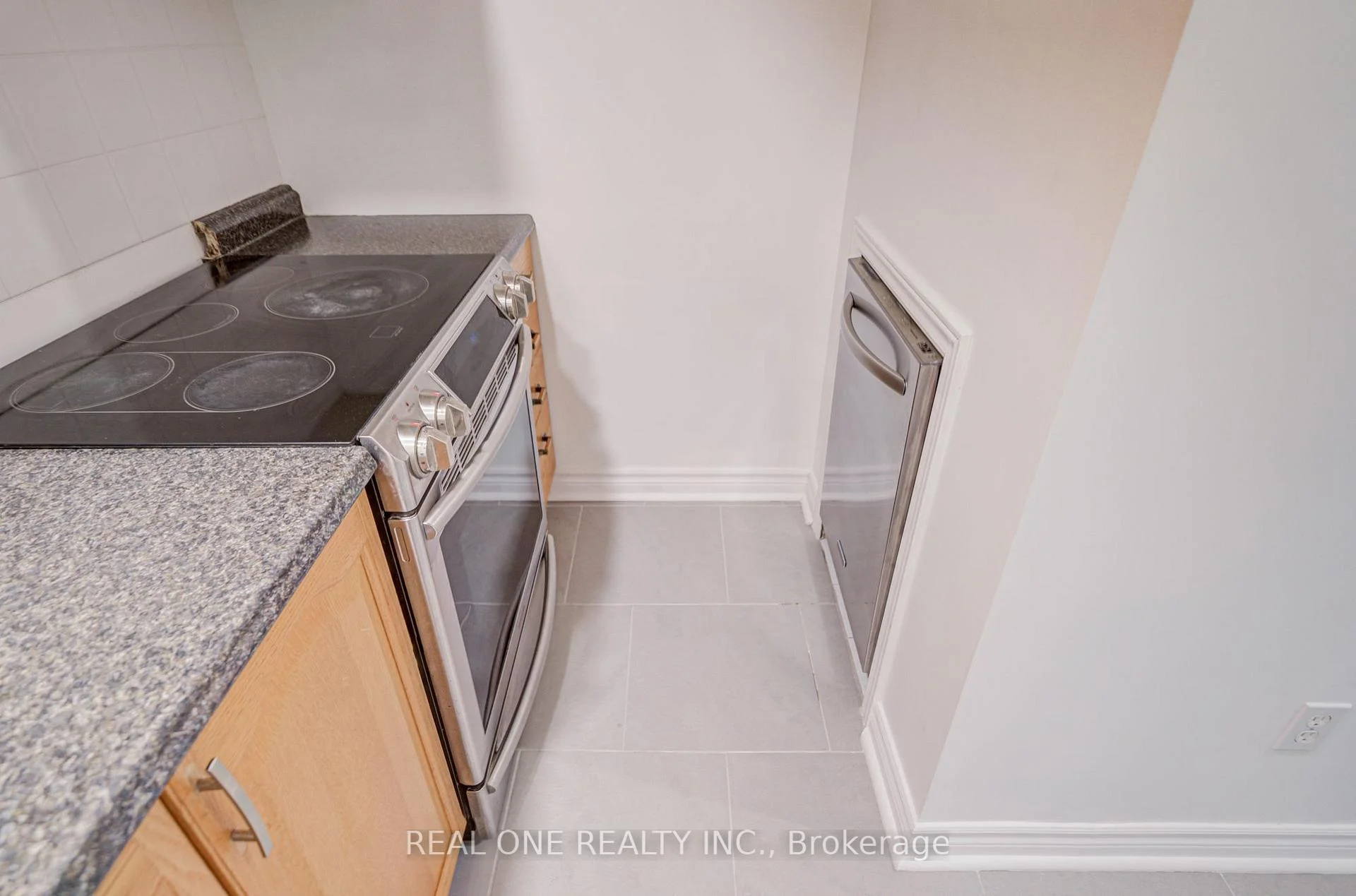 Photo 90 of 237 Ridgecrest Road, Markham, Berczy — HOMEH