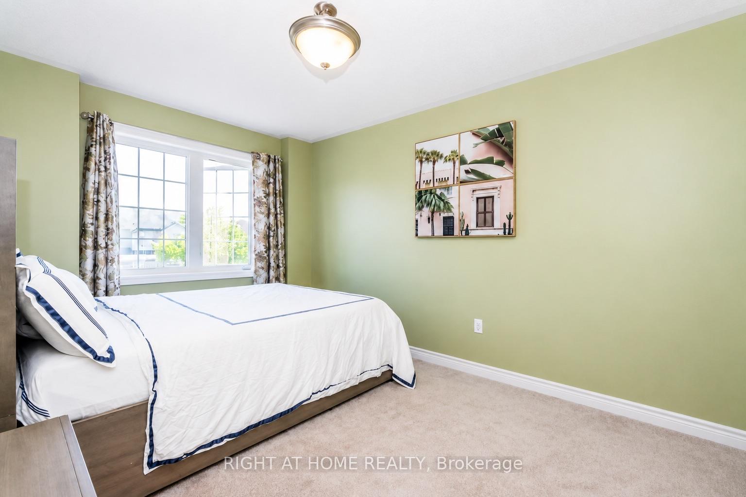 Photo 8 of 92 Pearcey Crescent, Barrie, West Bayfield — HOMEH