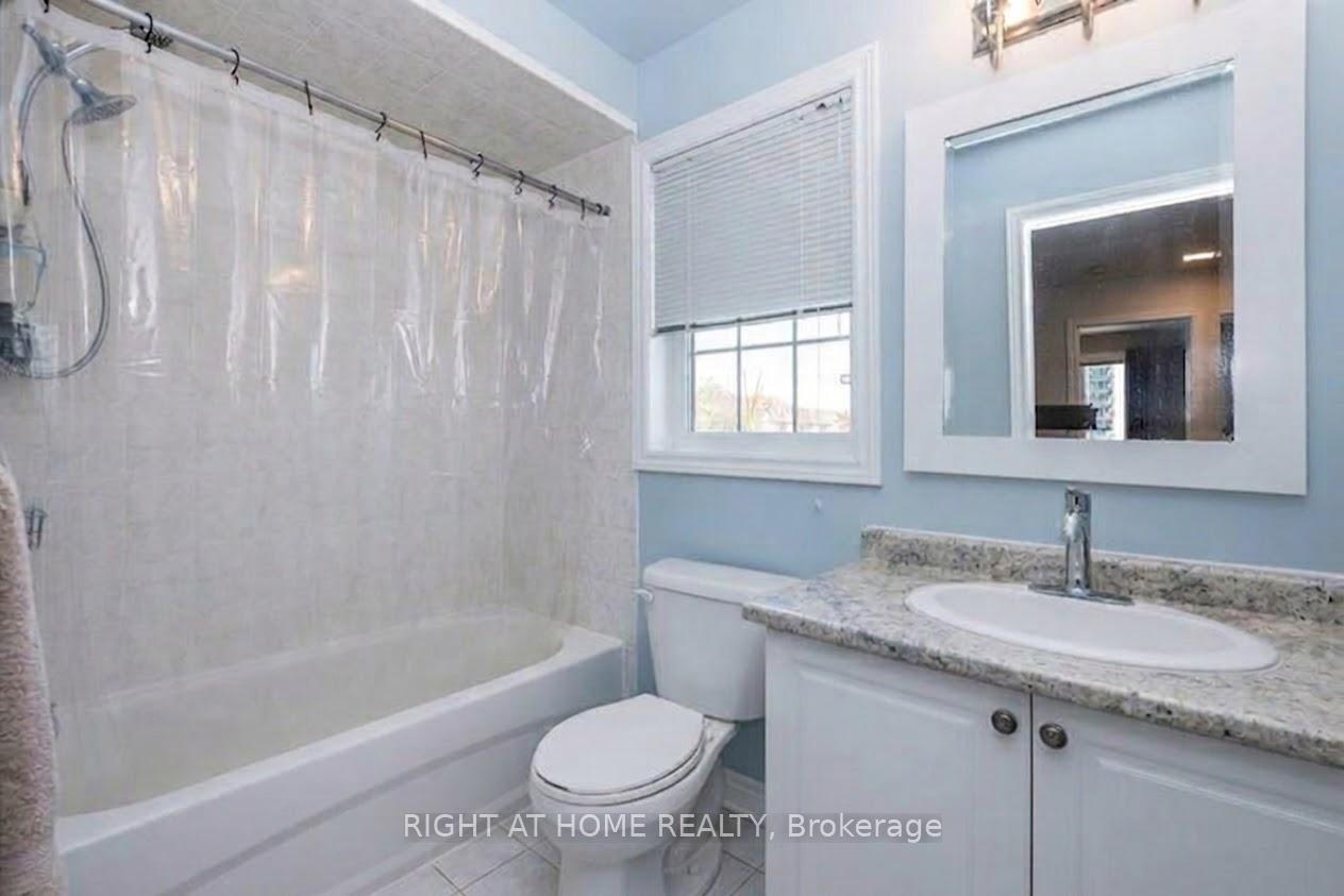 Photo 9 of 92 Pearcey Crescent, Barrie, West Bayfield — HOMEH