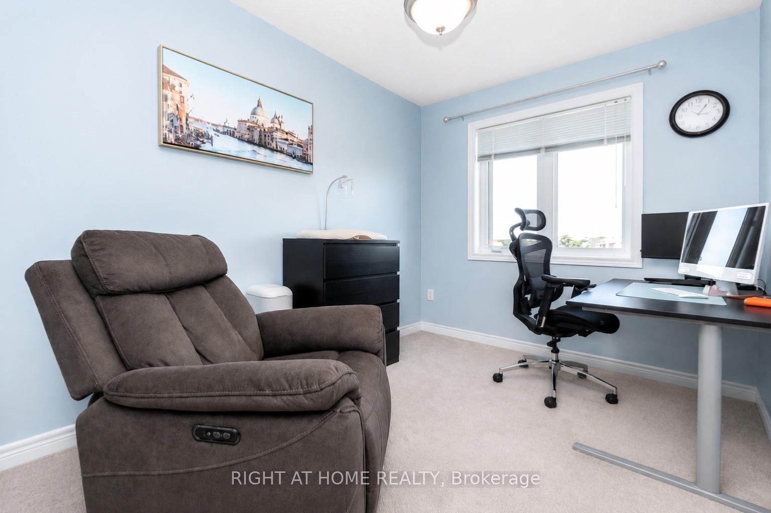 Photo 11 of 92 Pearcey Crescent, Barrie, West Bayfield — HOMEH