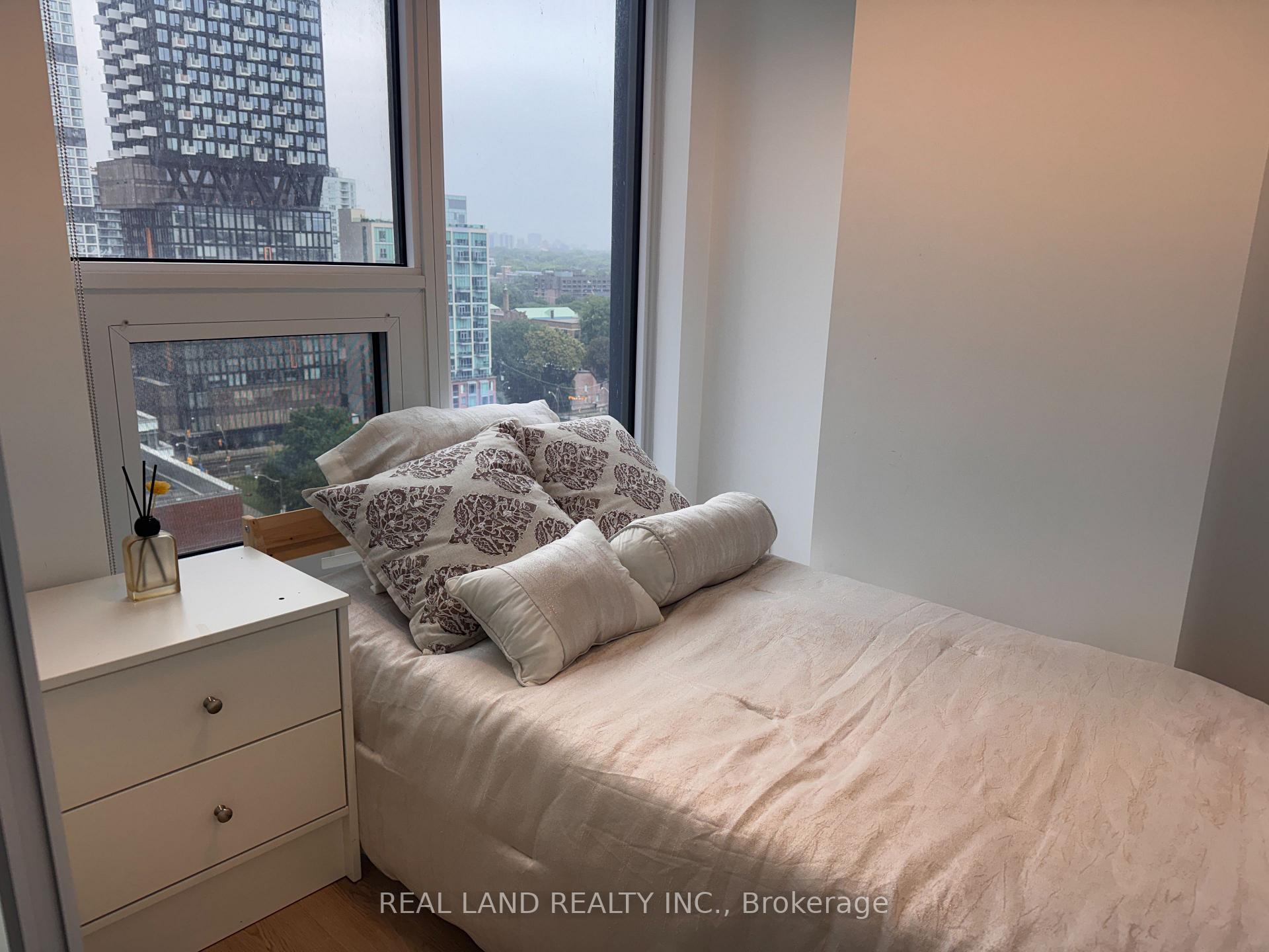 Photo 10 of Unit 1603, 100 Queen Street E, Toronto, Church-Yonge Corridor — HOMEH