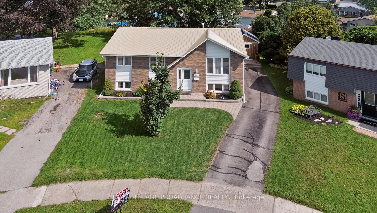 Photo 3 of 1305 Brockmount Place, Brockville, Brockville — HOMEH
