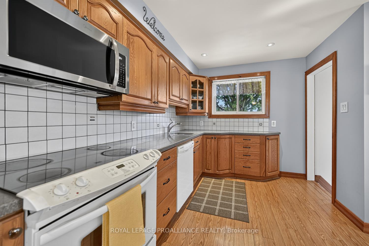 Photo 10 of 1305 Brockmount Place, Brockville, Brockville — HOMEH