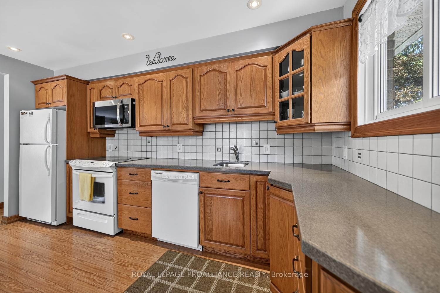 Photo 11 of 1305 Brockmount Place, Brockville, Brockville — HOMEH