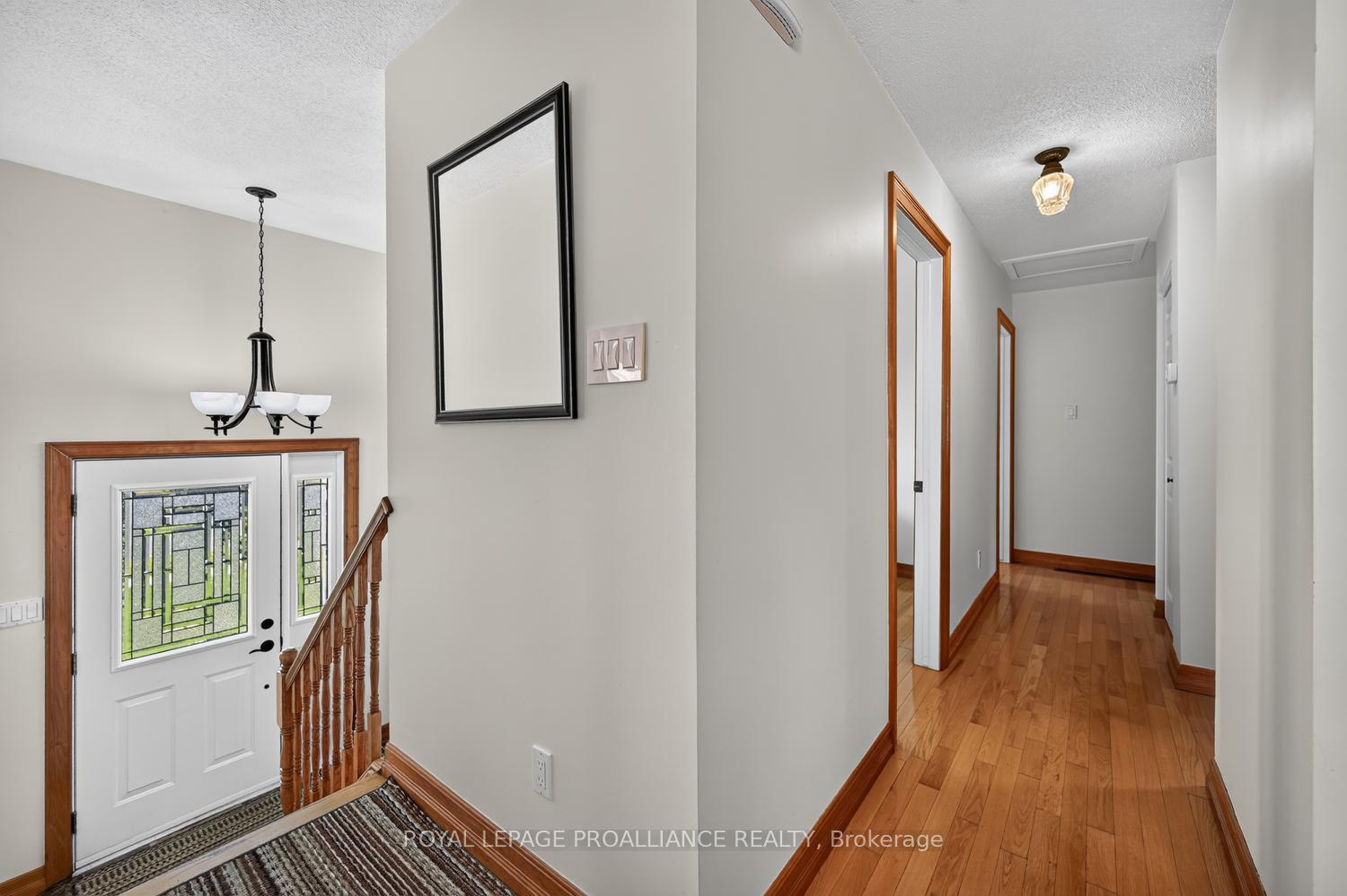 Photo 13 of 1305 Brockmount Place, Brockville, Brockville — HOMEH