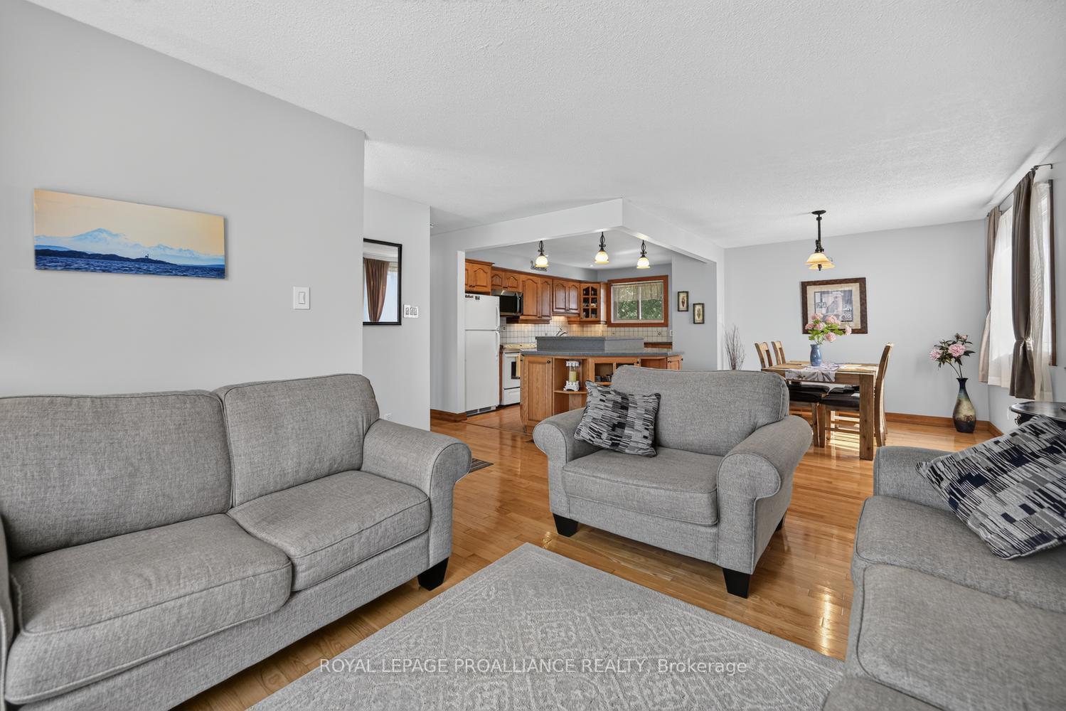 Photo 18 of 1305 Brockmount Place, Brockville, Brockville — HOMEH
