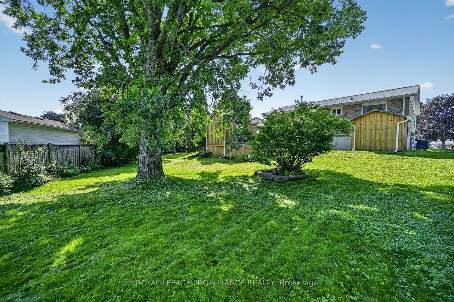Photo 32 of 1305 Brockmount Place, Brockville, Brockville — HOMEH