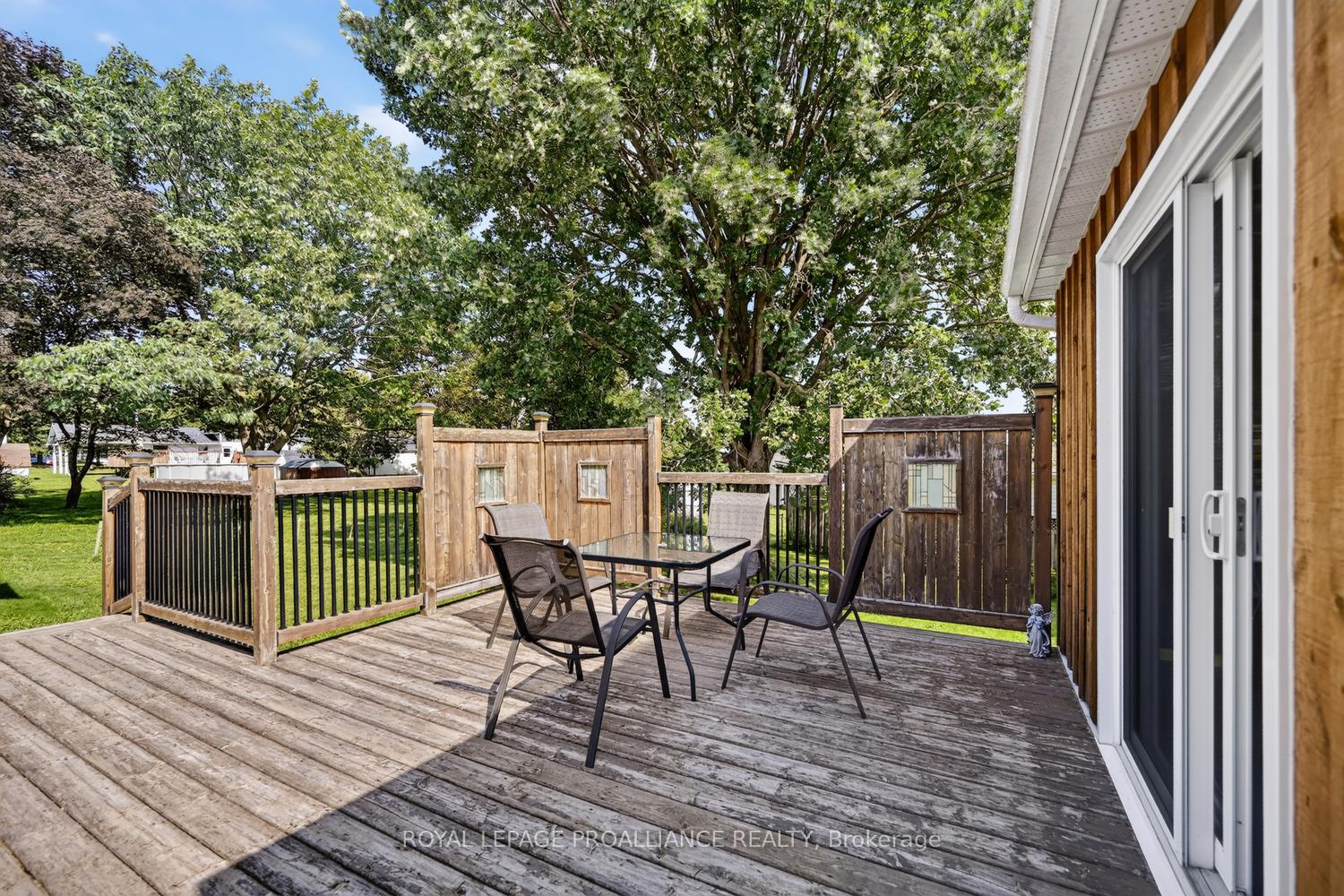 Photo 34 of 1305 Brockmount Place, Brockville, Brockville — HOMEH